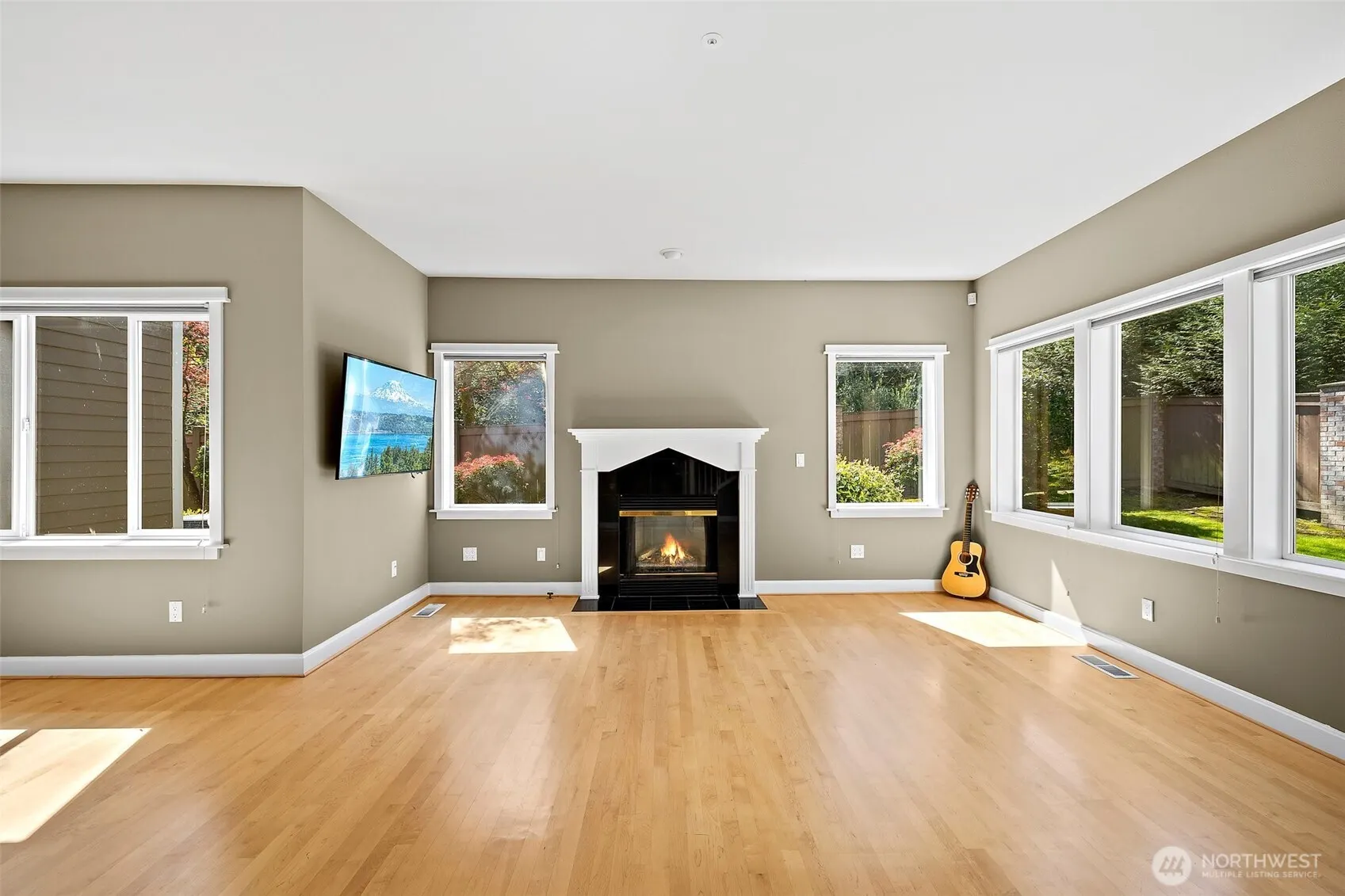 10001 NE 37th Court #108, Kirkland, WA 98033