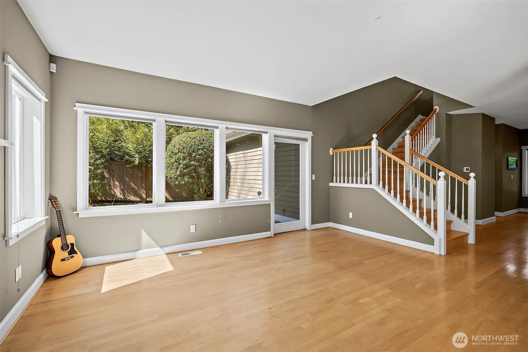 10001 NE 37th Court #108, Kirkland, WA 98033