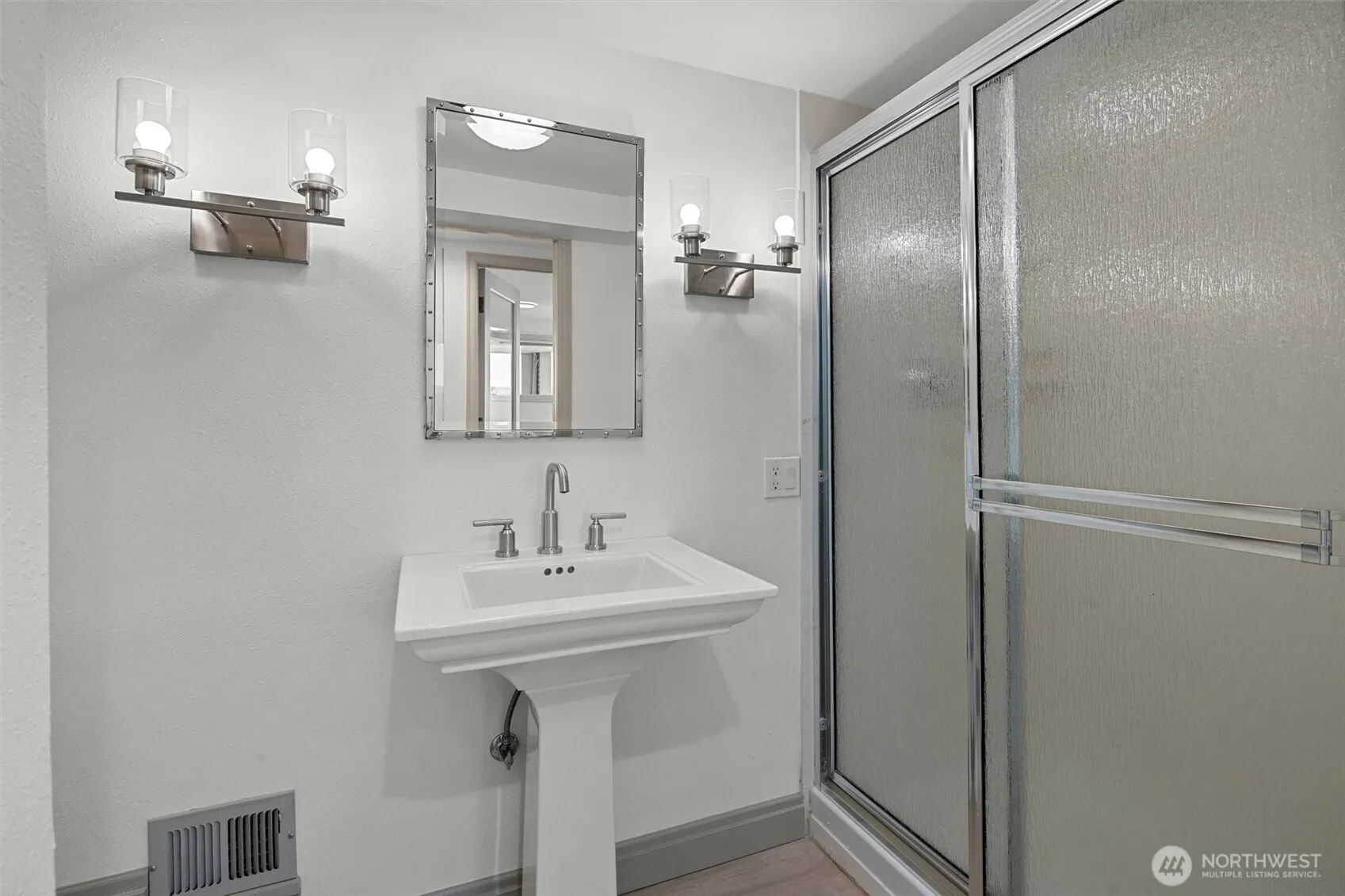 175 Lake Avenue W, Kirkland, WA 98033