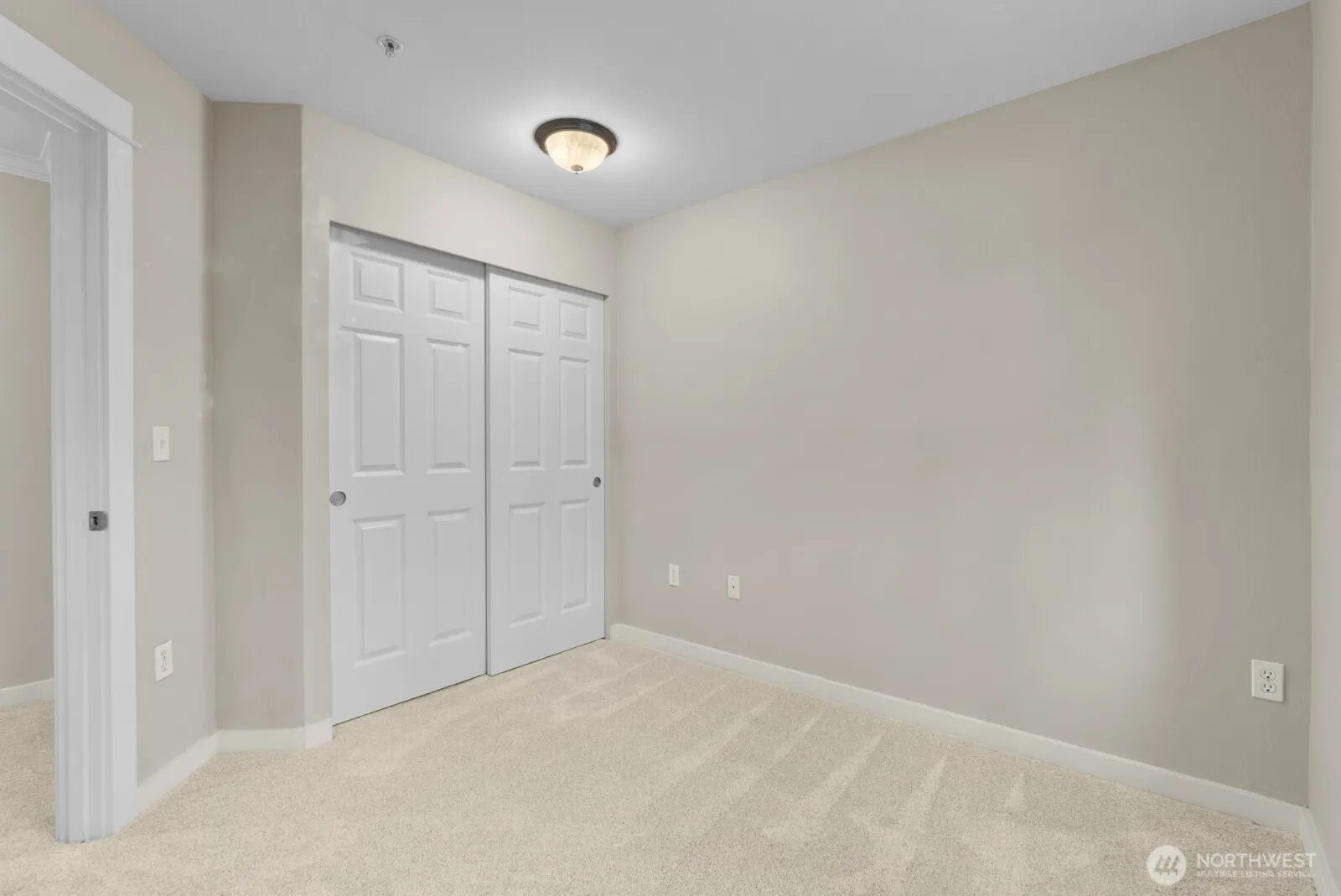 25025 SE Klahanie Boulevard #K102, Issaquah, WA 98029