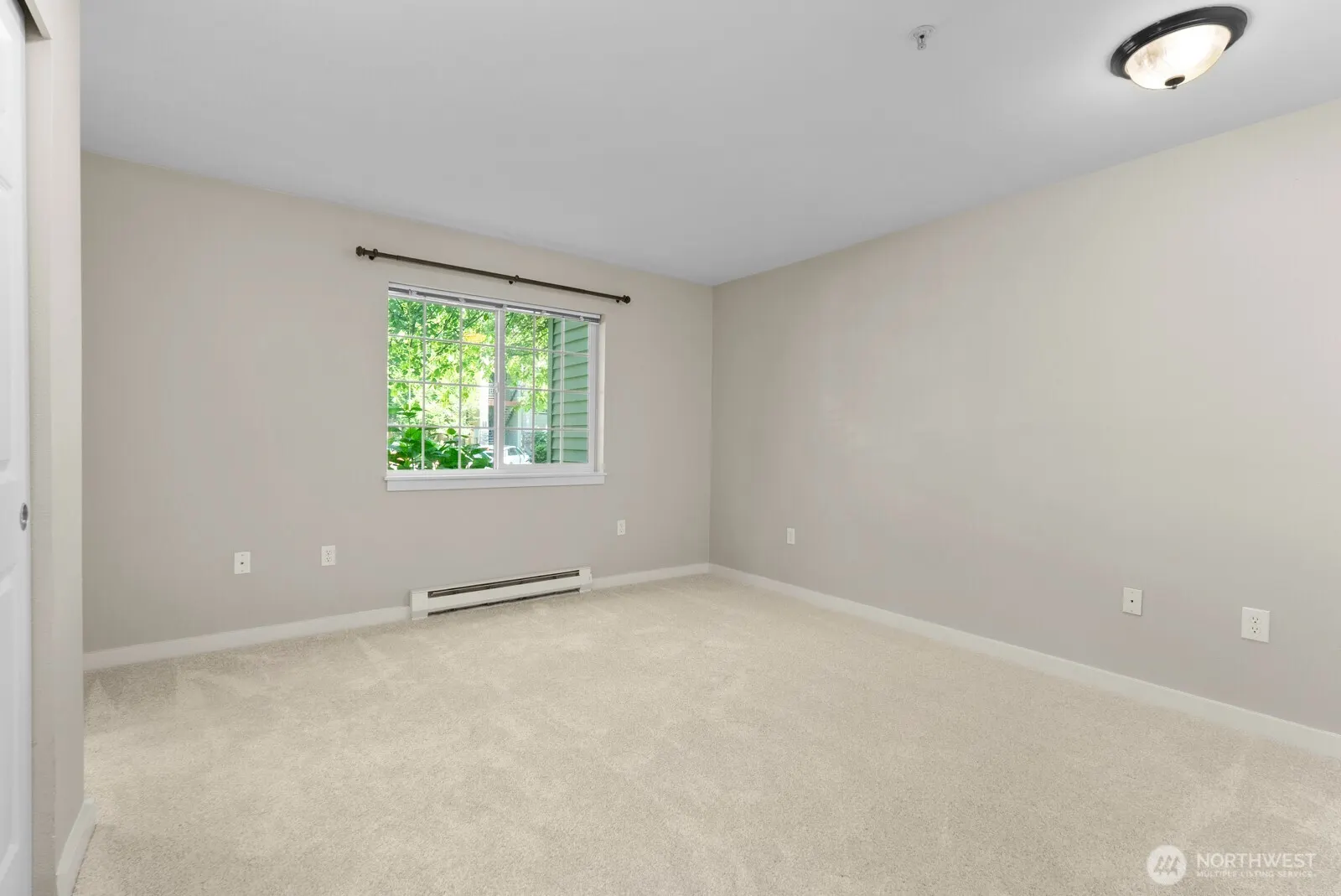 25025 SE Klahanie Boulevard #K102, Issaquah, WA 98029