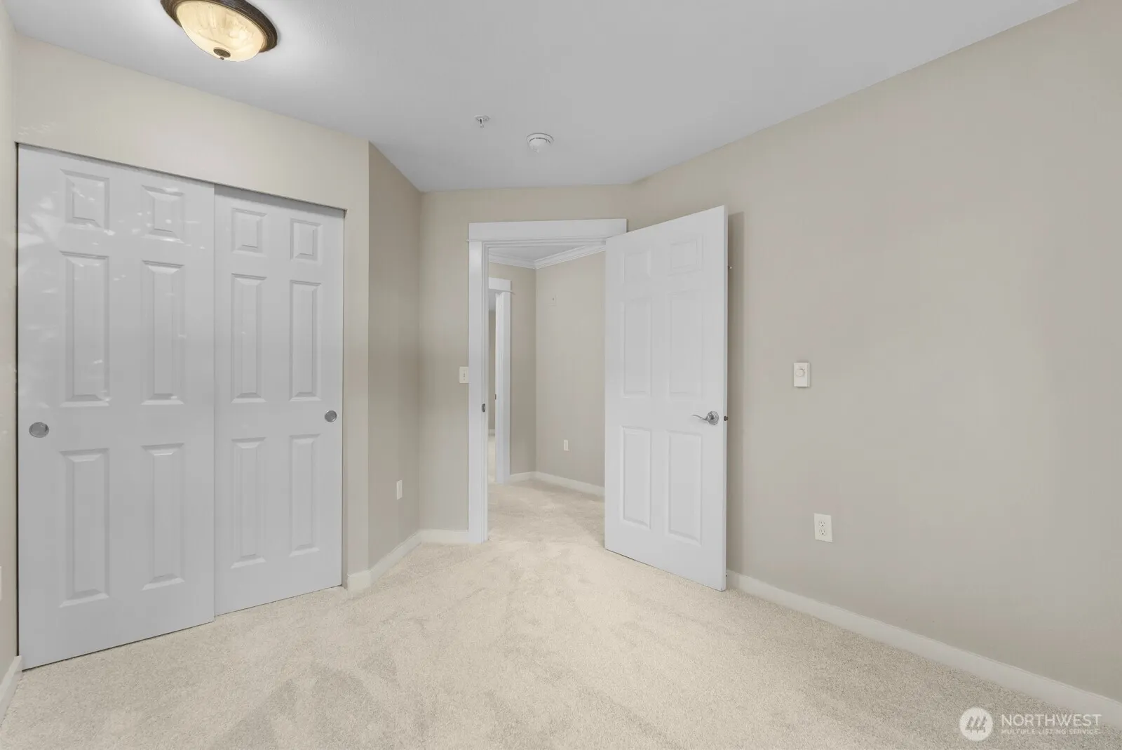 25025 SE Klahanie Boulevard #K102, Issaquah, WA 98029