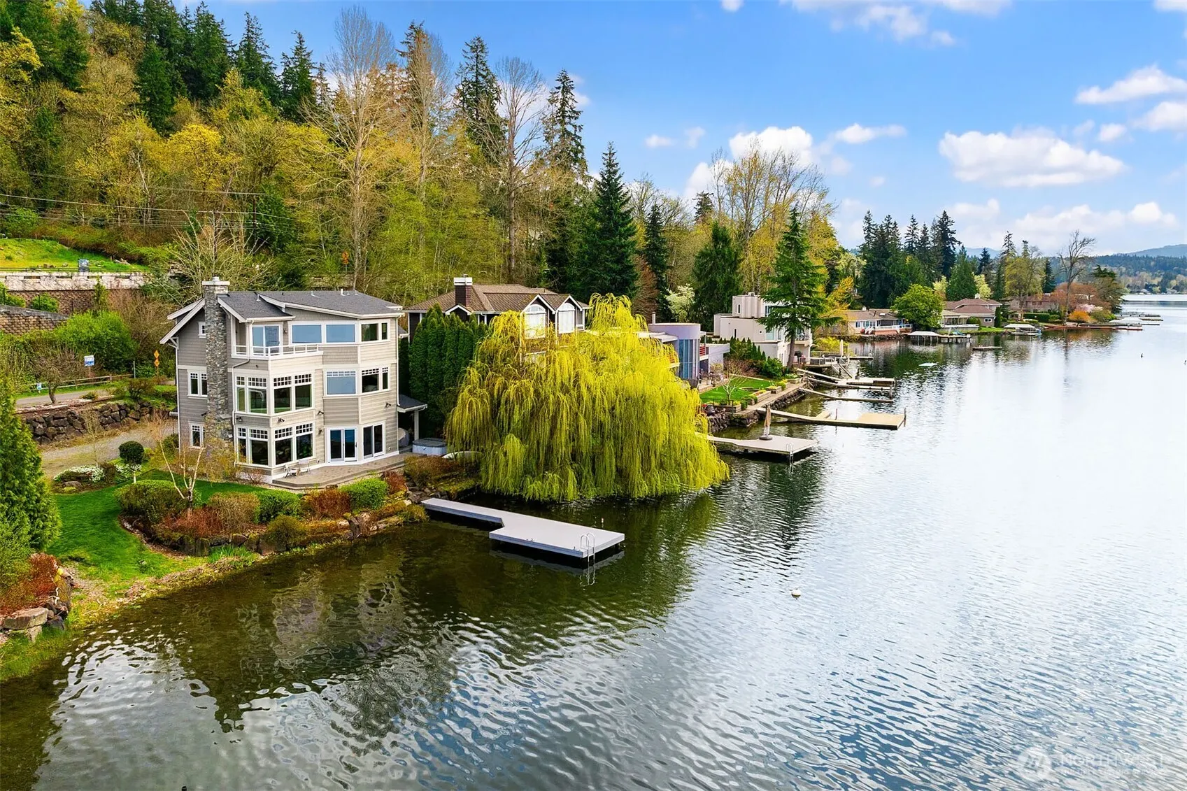 2033 E Lake Sammamish Parkway NE, Sammamish, WA 98074