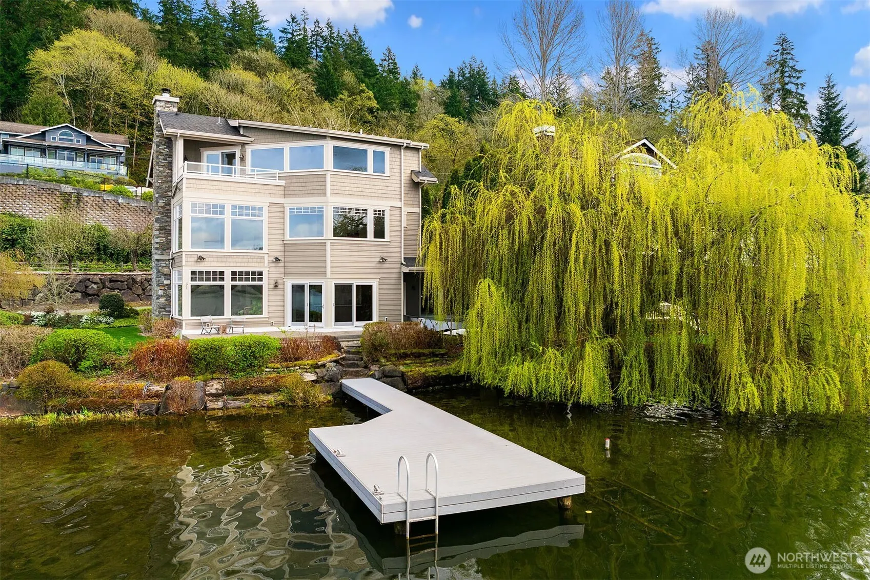 2033 E Lake Sammamish Parkway NE, Sammamish, WA 98074