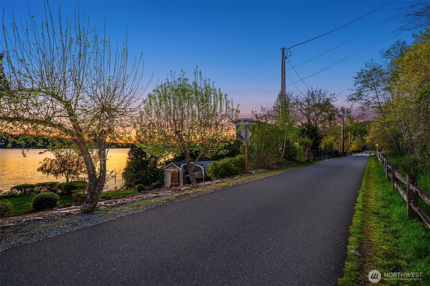 2033 E Lake Sammamish Parkway NE, Sammamish, WA 98074
