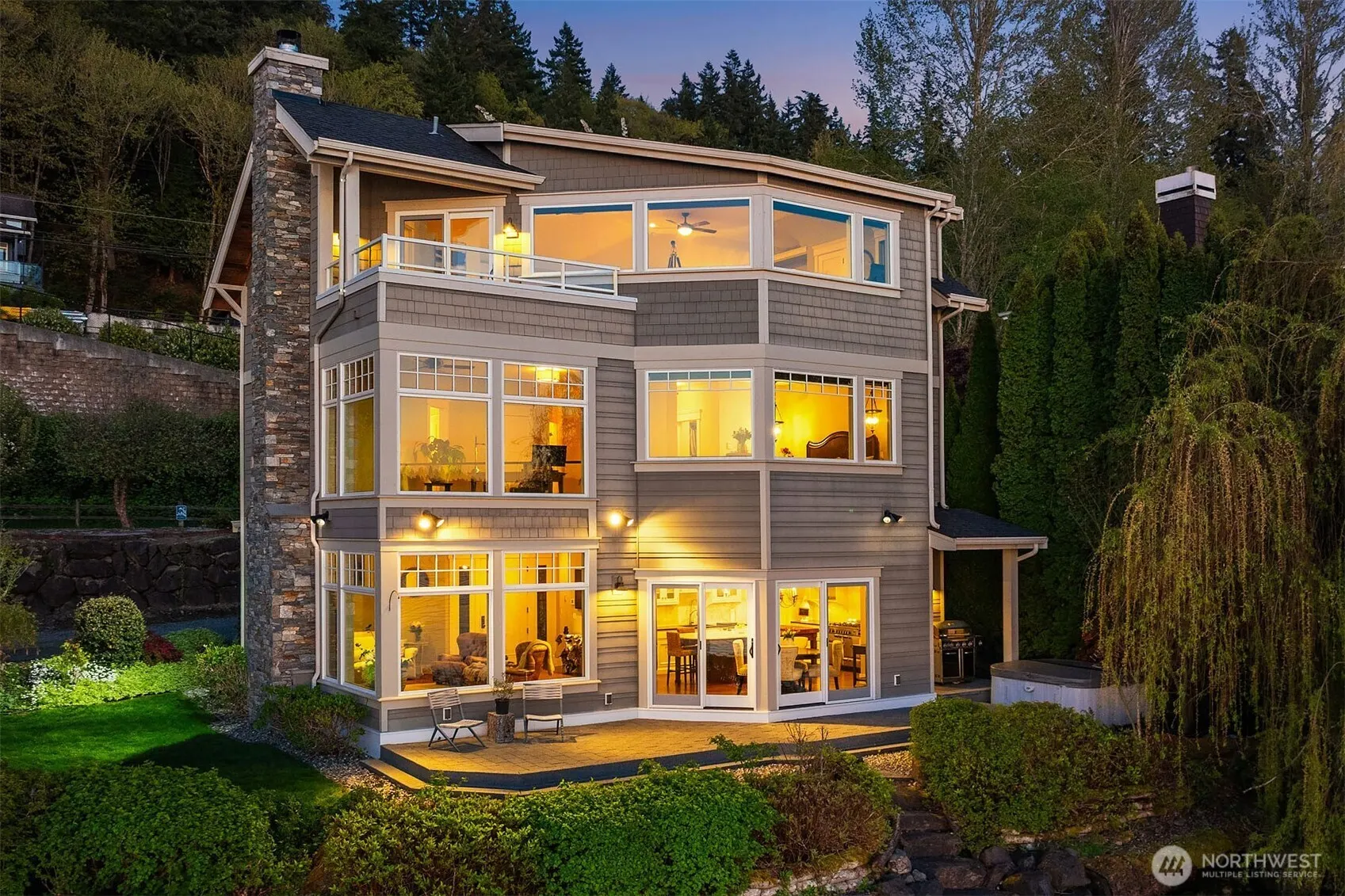 2033 E Lake Sammamish Parkway NE, Sammamish, WA 98074