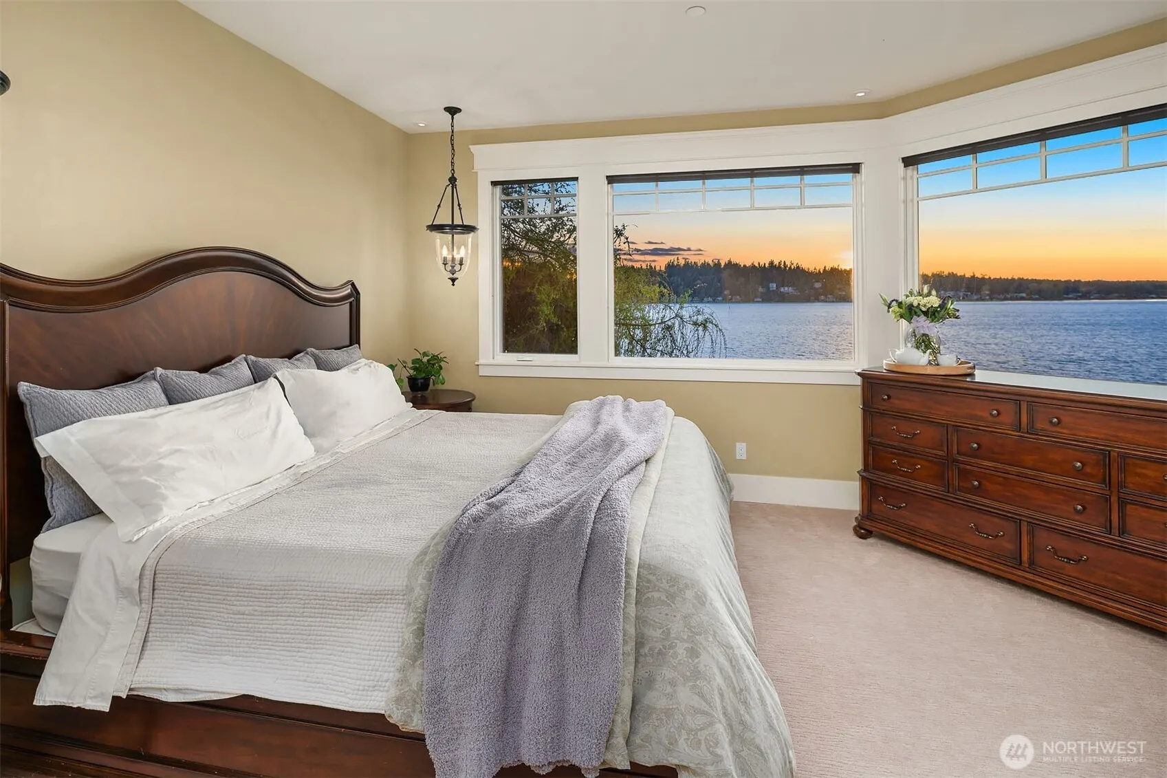 2033 E Lake Sammamish Parkway NE, Sammamish, WA 98074