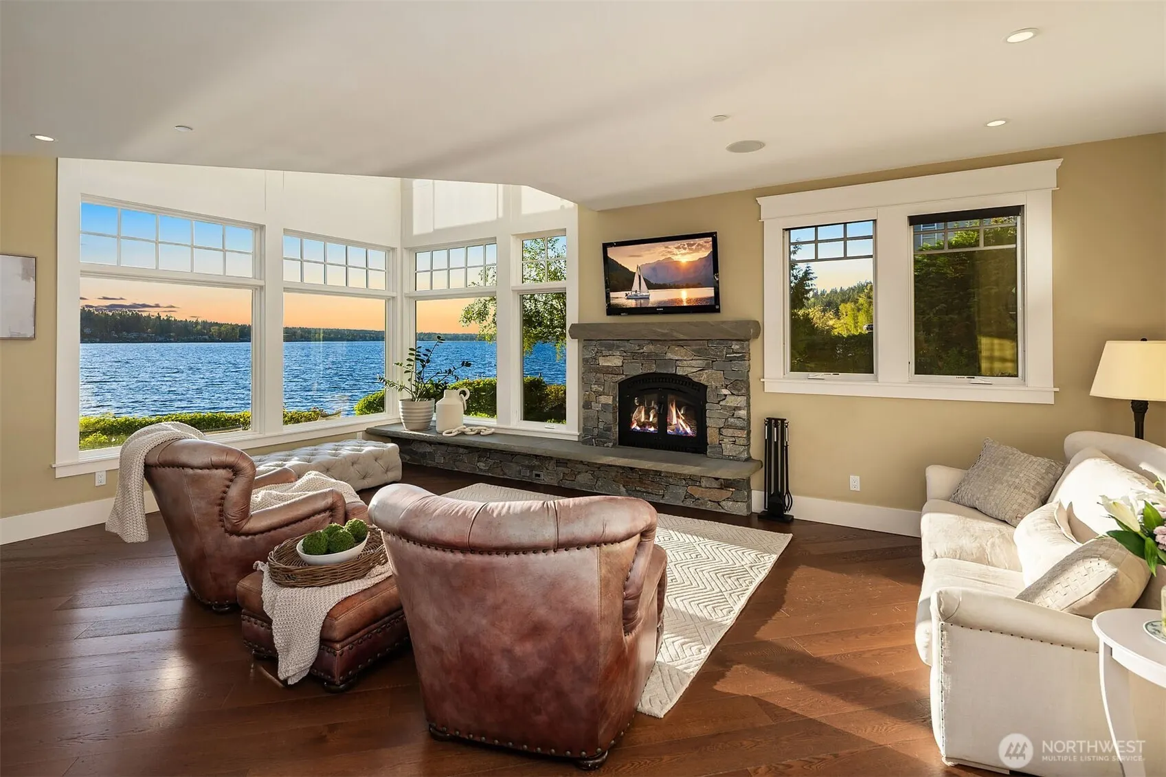 2033 E Lake Sammamish Parkway NE, Sammamish, WA 98074