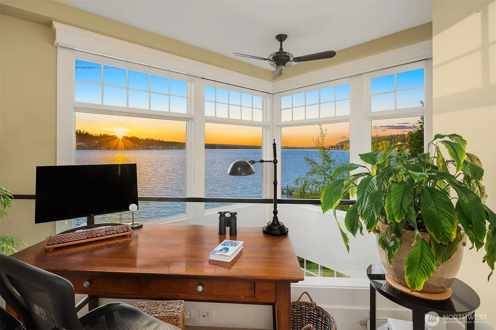 2033 E Lake Sammamish Parkway NE, Sammamish, WA 98074