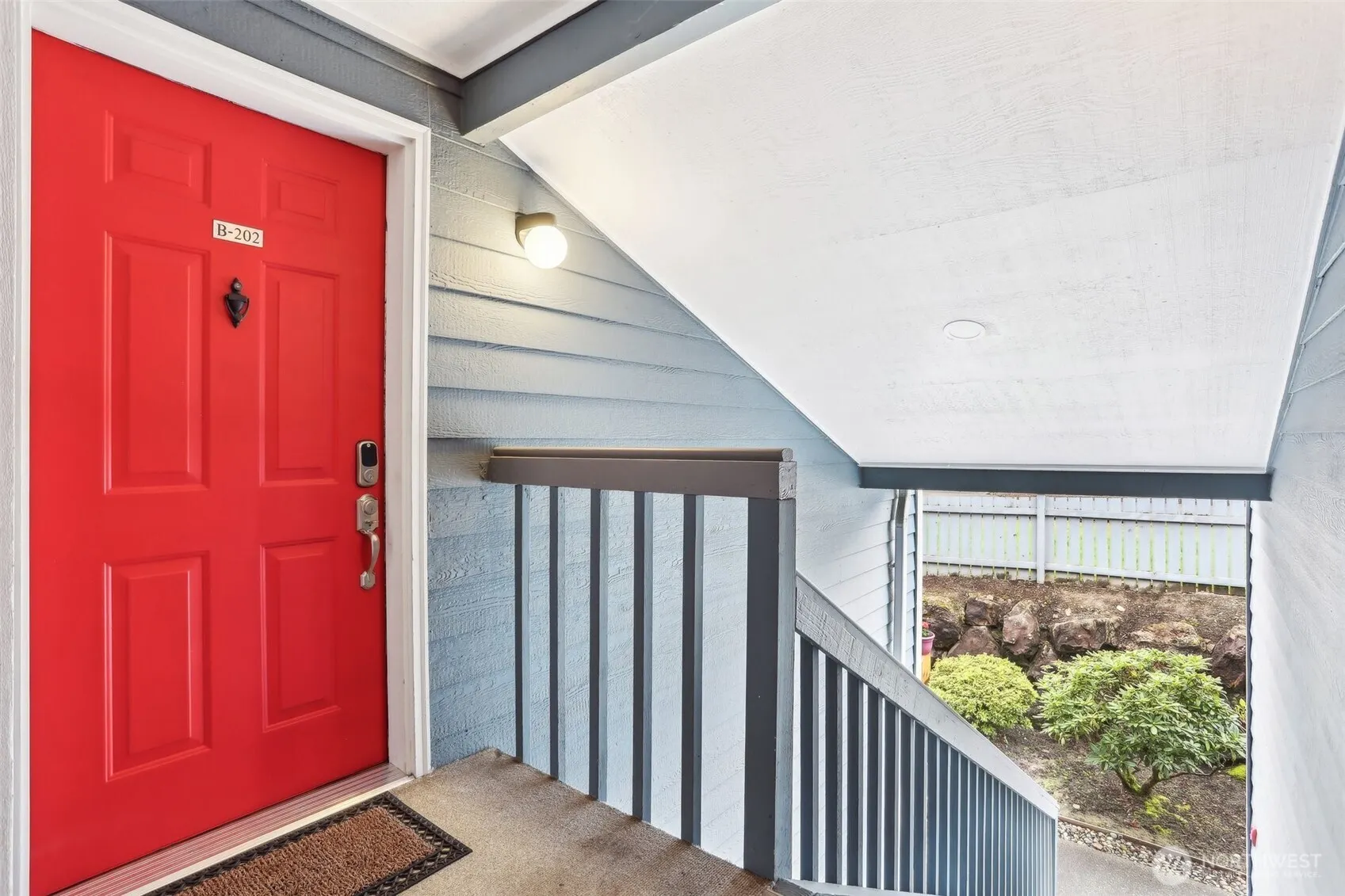 16817 Larch Way #B202, Lynnwood, WA 98037-3360