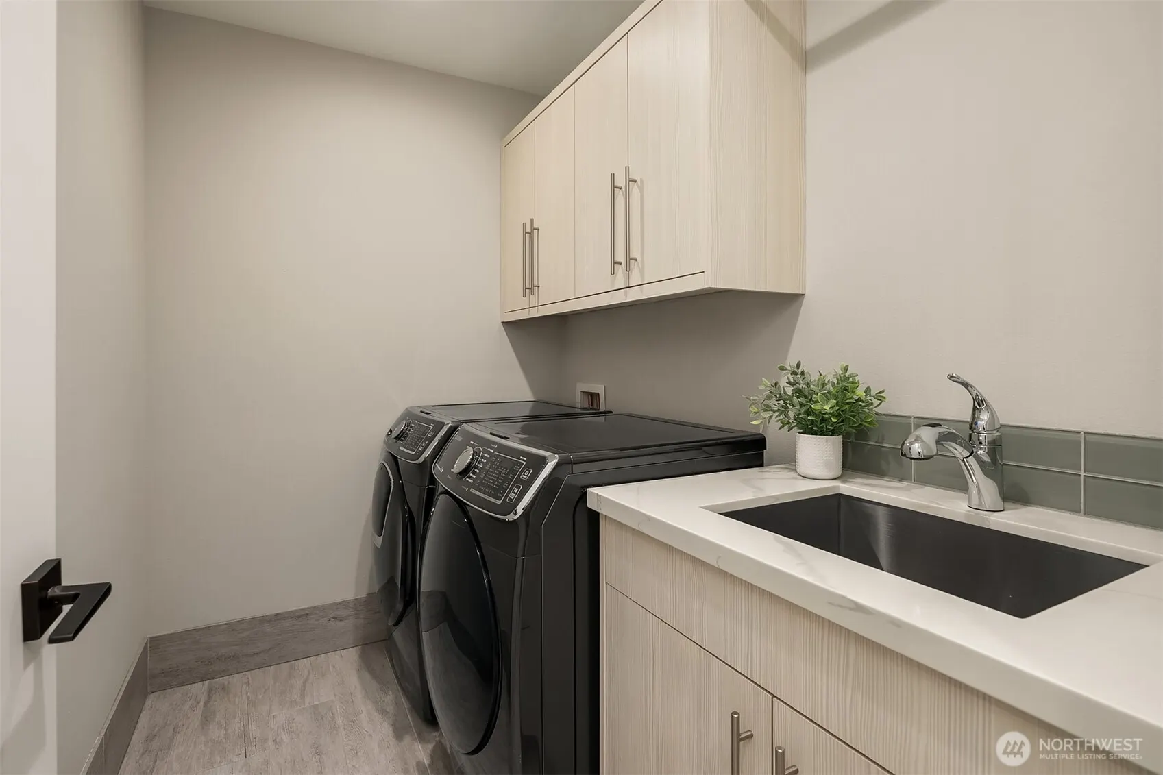 326 7th Avenue S, Kirkland, WA 98033