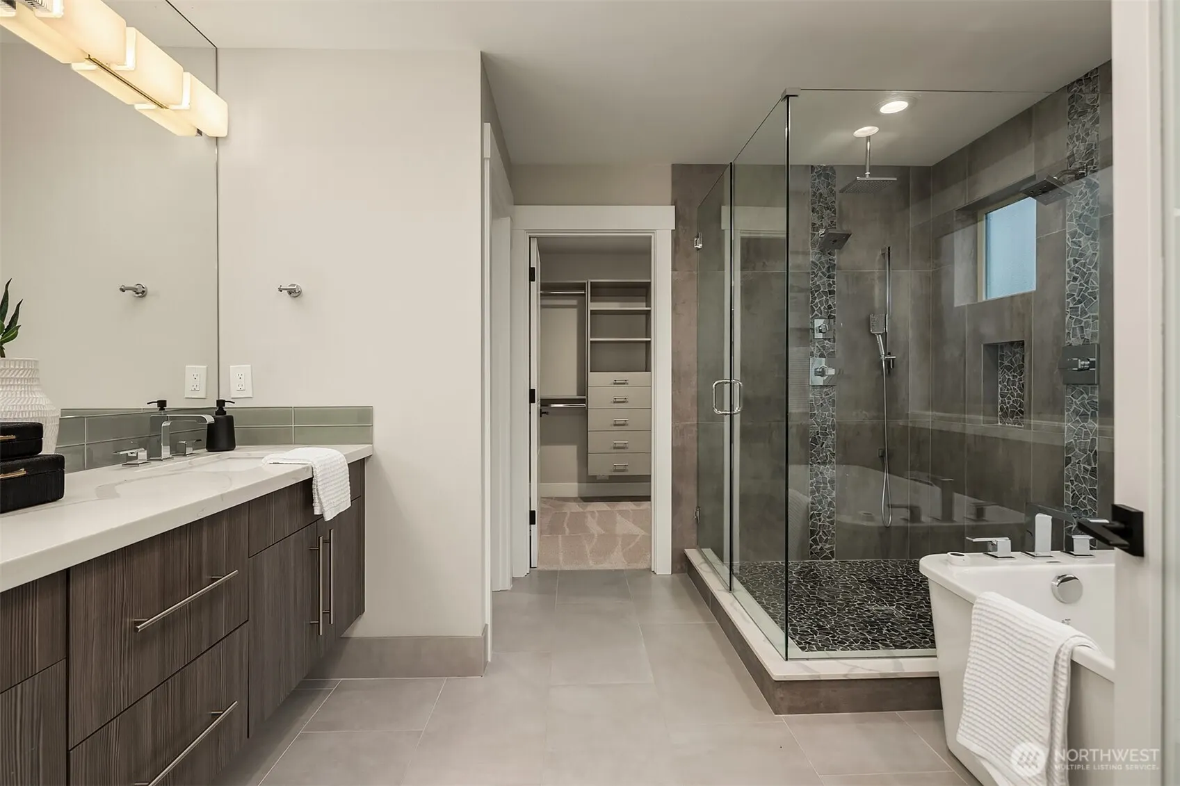 326 7th Avenue S, Kirkland, WA 98033