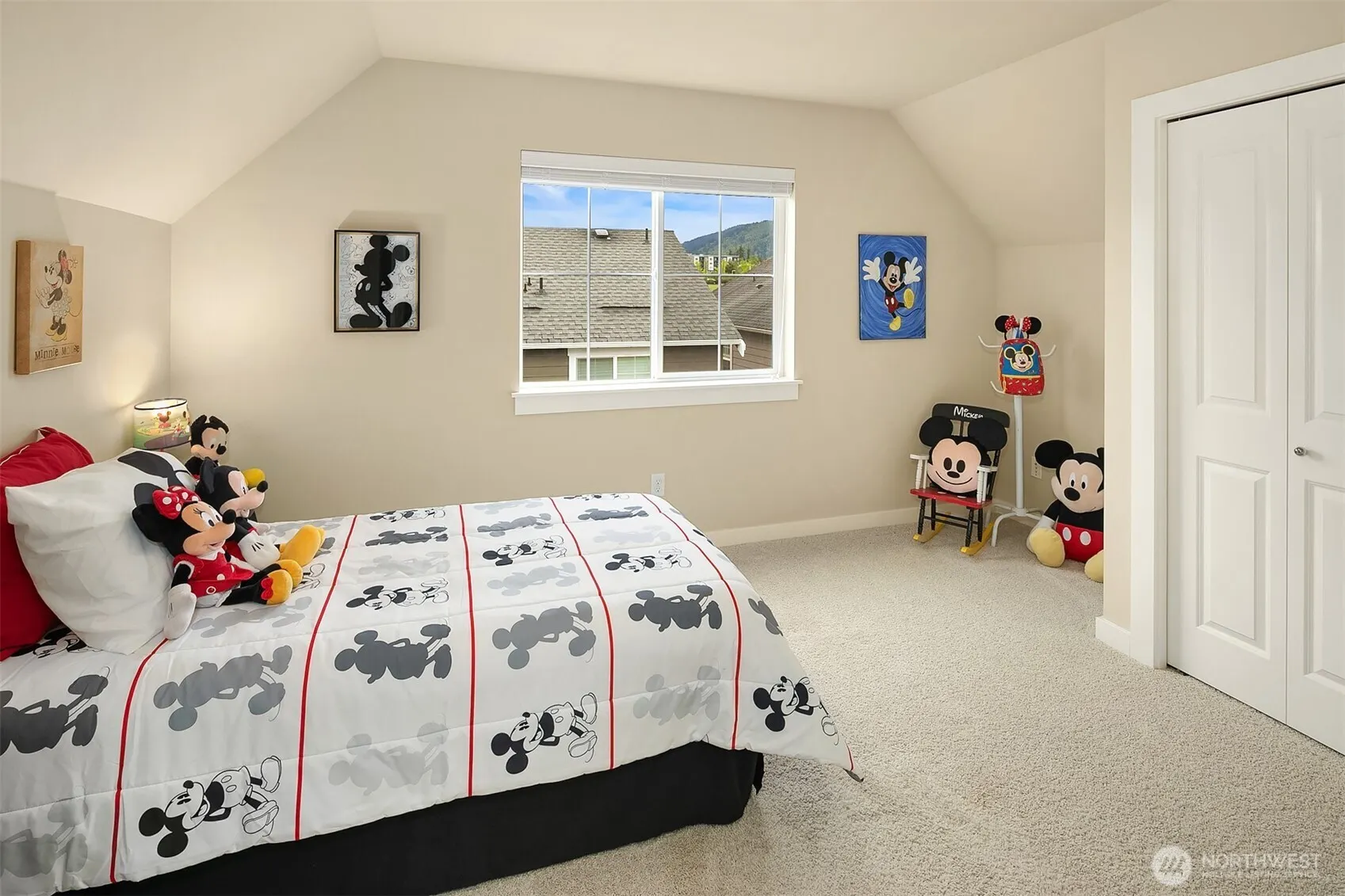 365 NE Denny Way , Issaquah, WA 98029