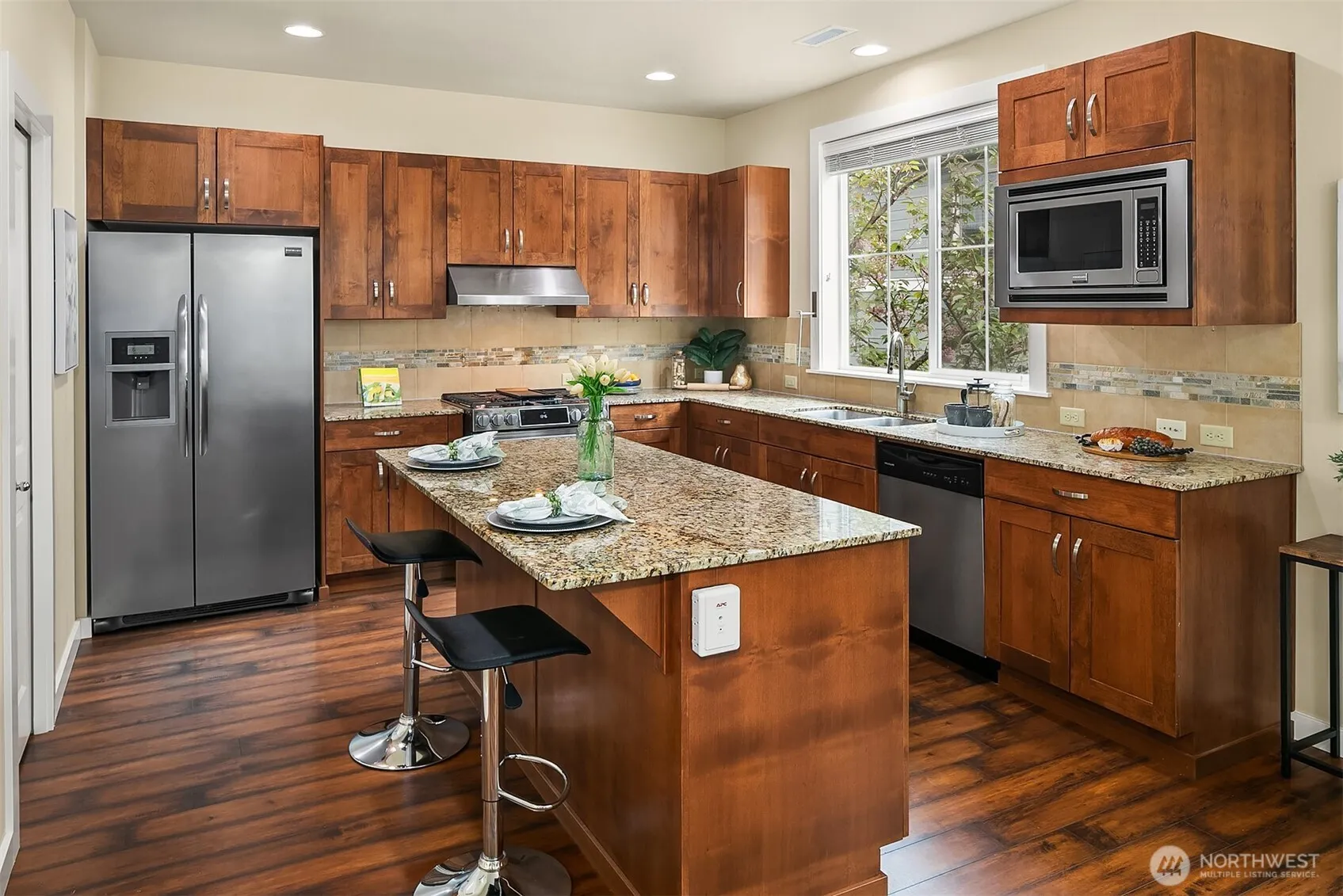 365 NE Denny Way , Issaquah, WA 98029