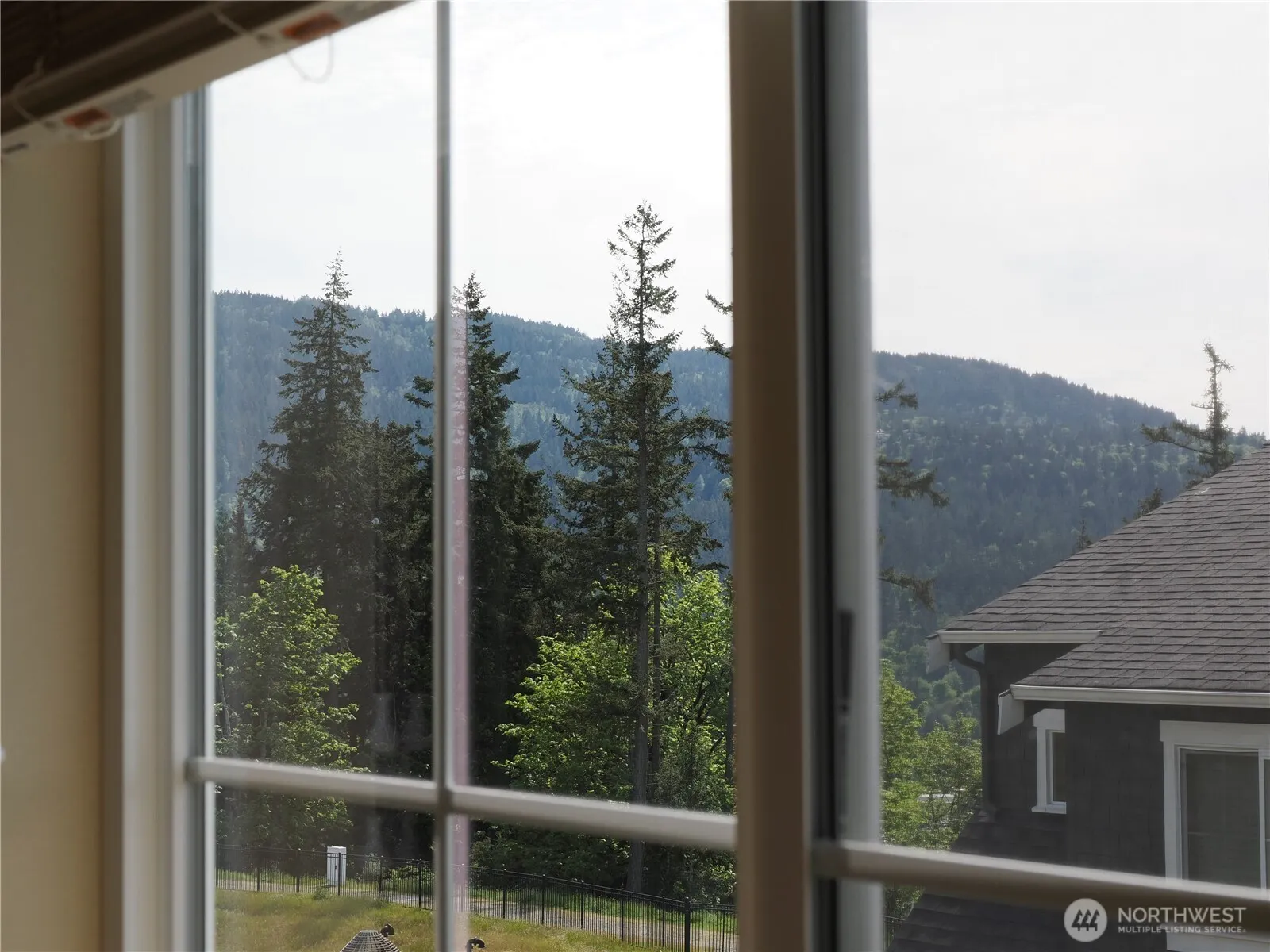 365 NE Denny Way , Issaquah, WA 98029