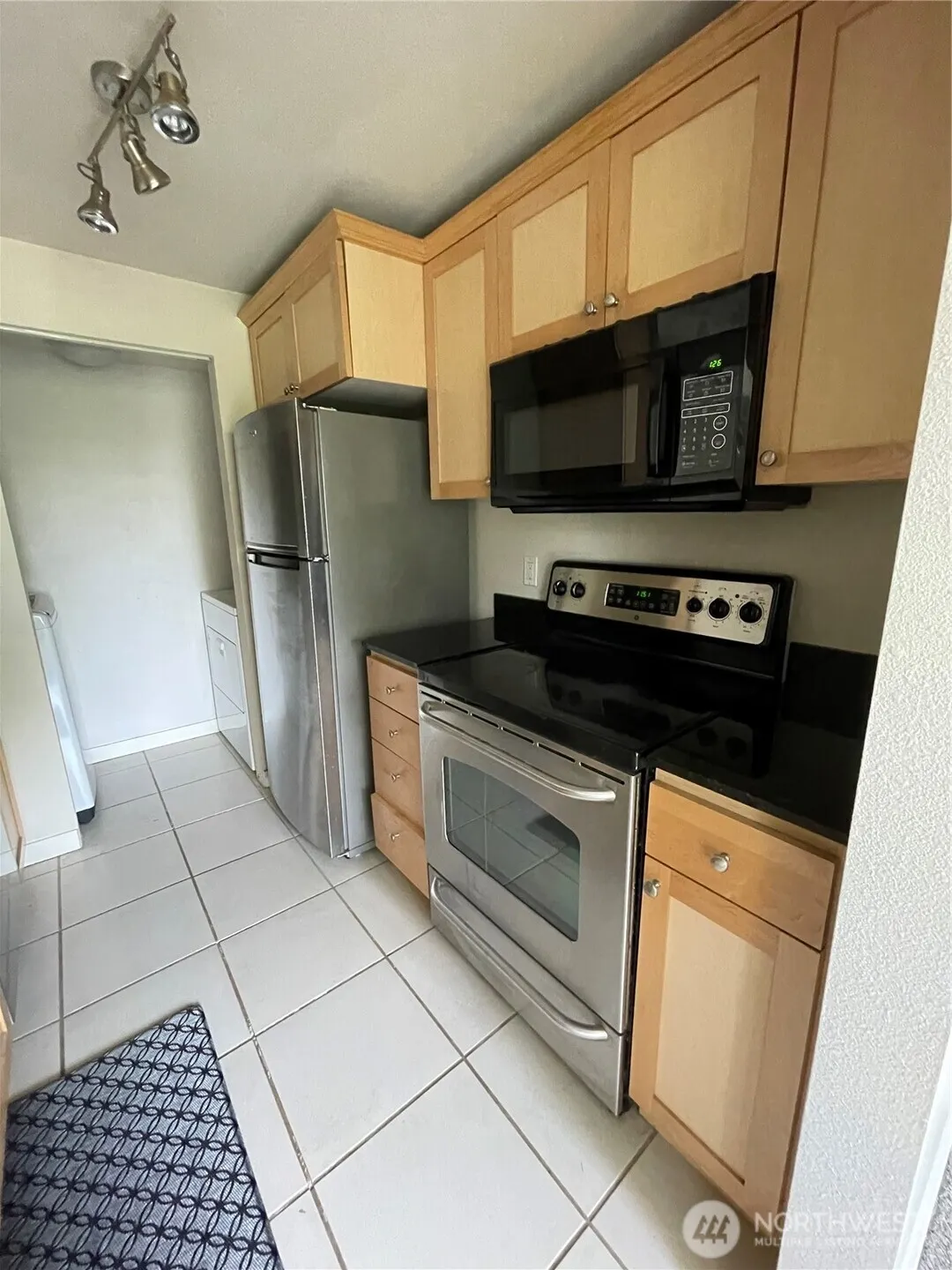 14206 NE 181st Place #L206, Woodinville, WA 98072