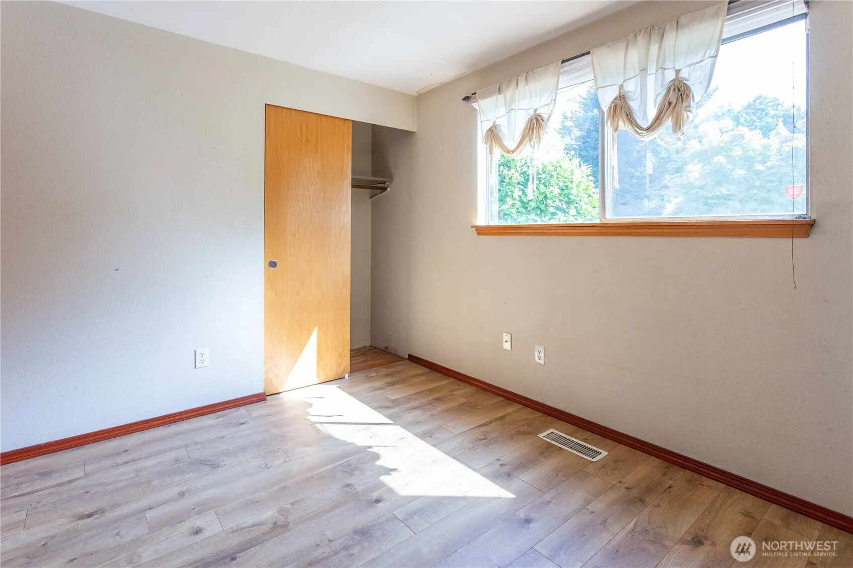 10722 NE 142nd Street , Kirkland, WA 98034