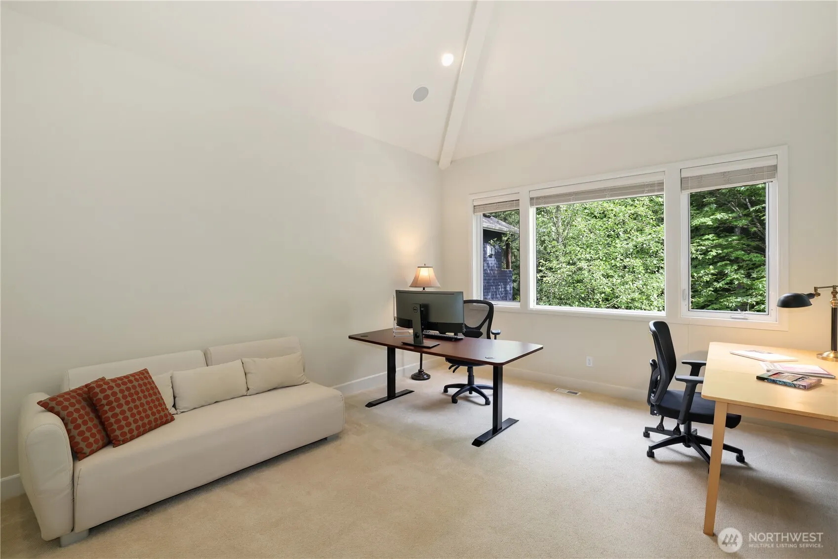 25846 NE 4th Place , Sammamish, WA 98074