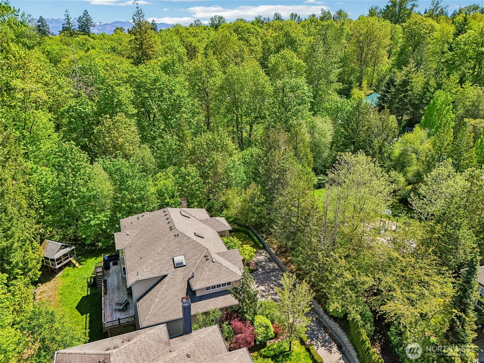 25846 NE 4th Place , Sammamish, WA 98074
