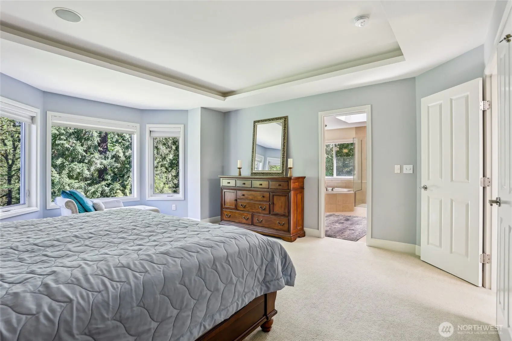25846 NE 4th Place , Sammamish, WA 98074