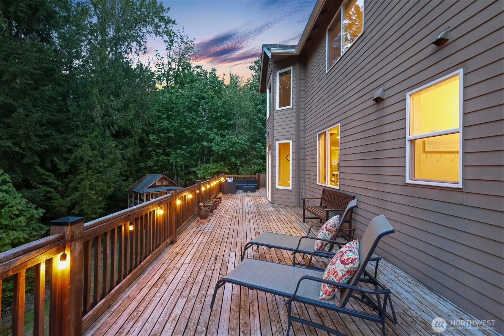 25846 NE 4th Place , Sammamish, WA 98074