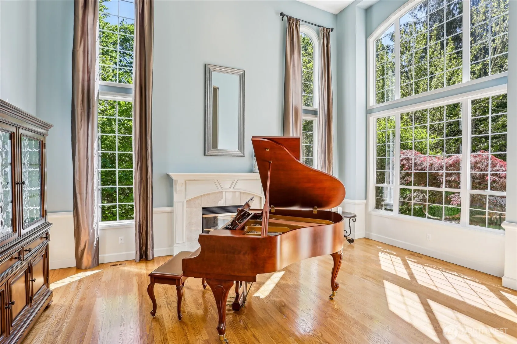 25846 NE 4th Place , Sammamish, WA 98074