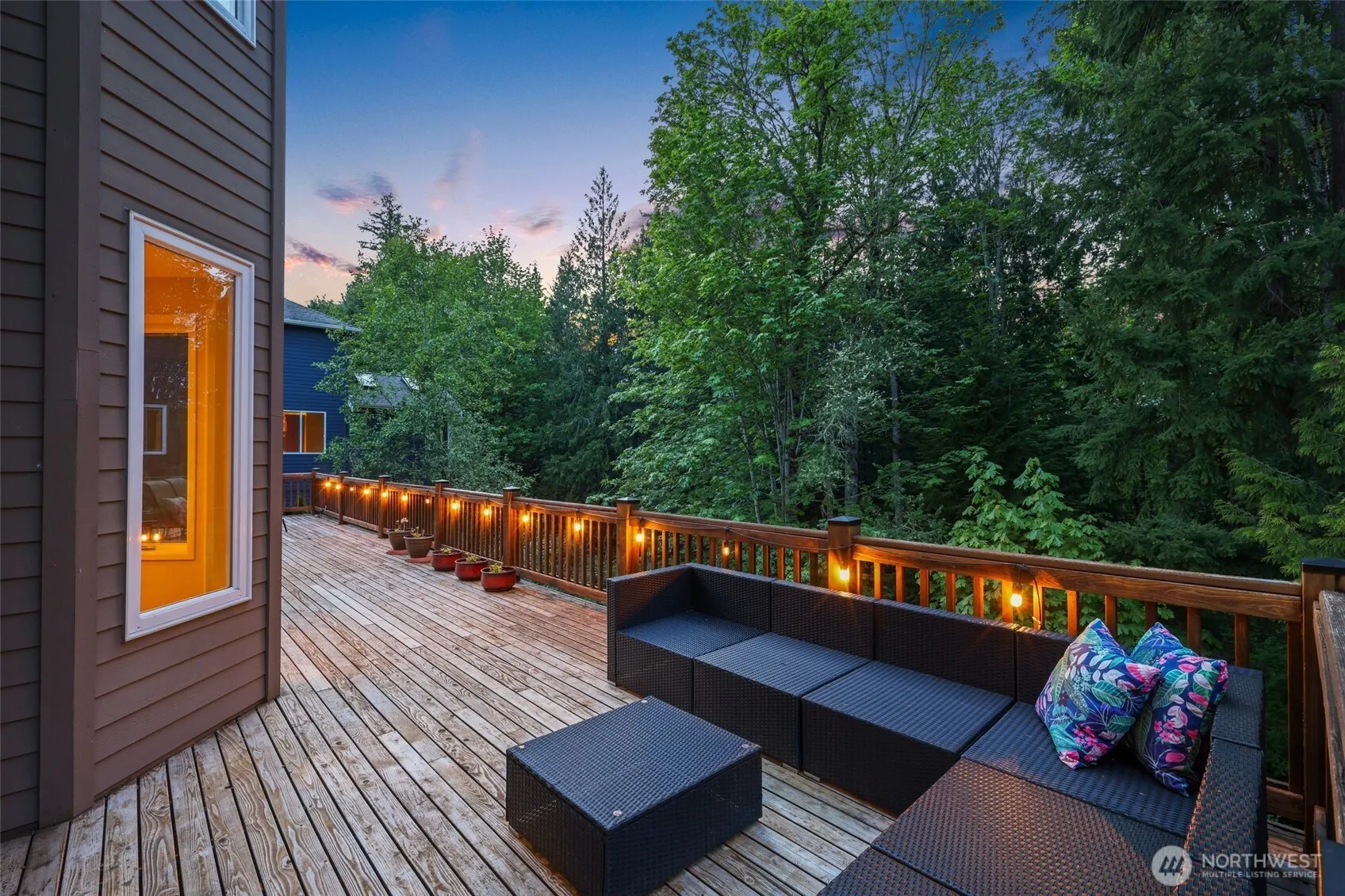 25846 NE 4th Place , Sammamish, WA 98074