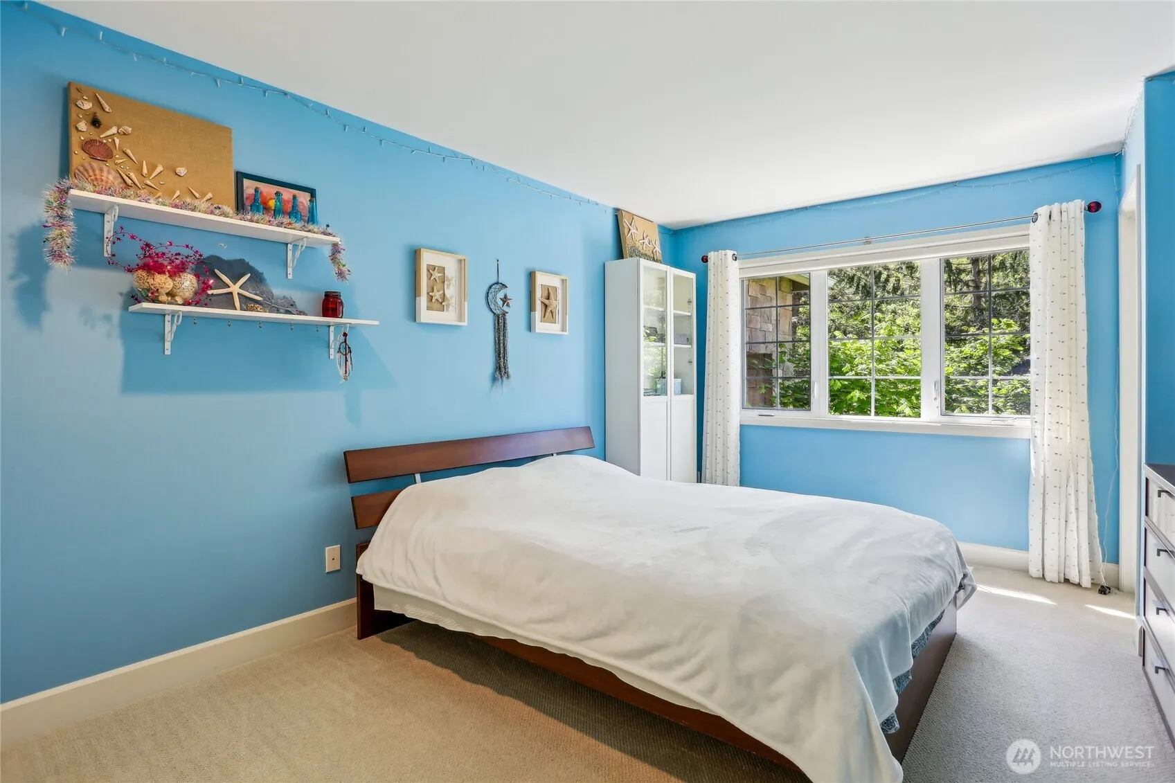 25846 NE 4th Place , Sammamish, WA 98074