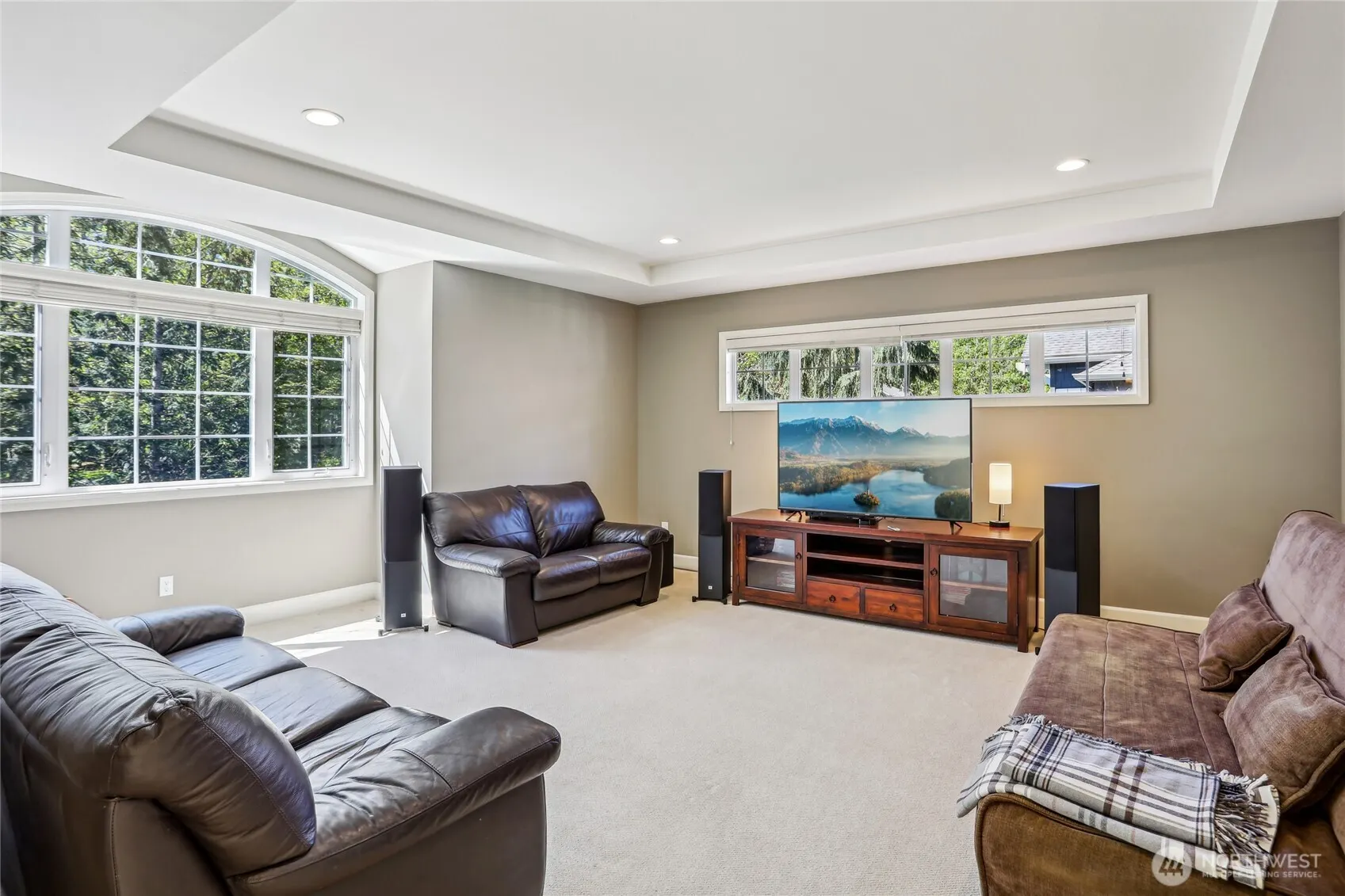 25846 NE 4th Place , Sammamish, WA 98074