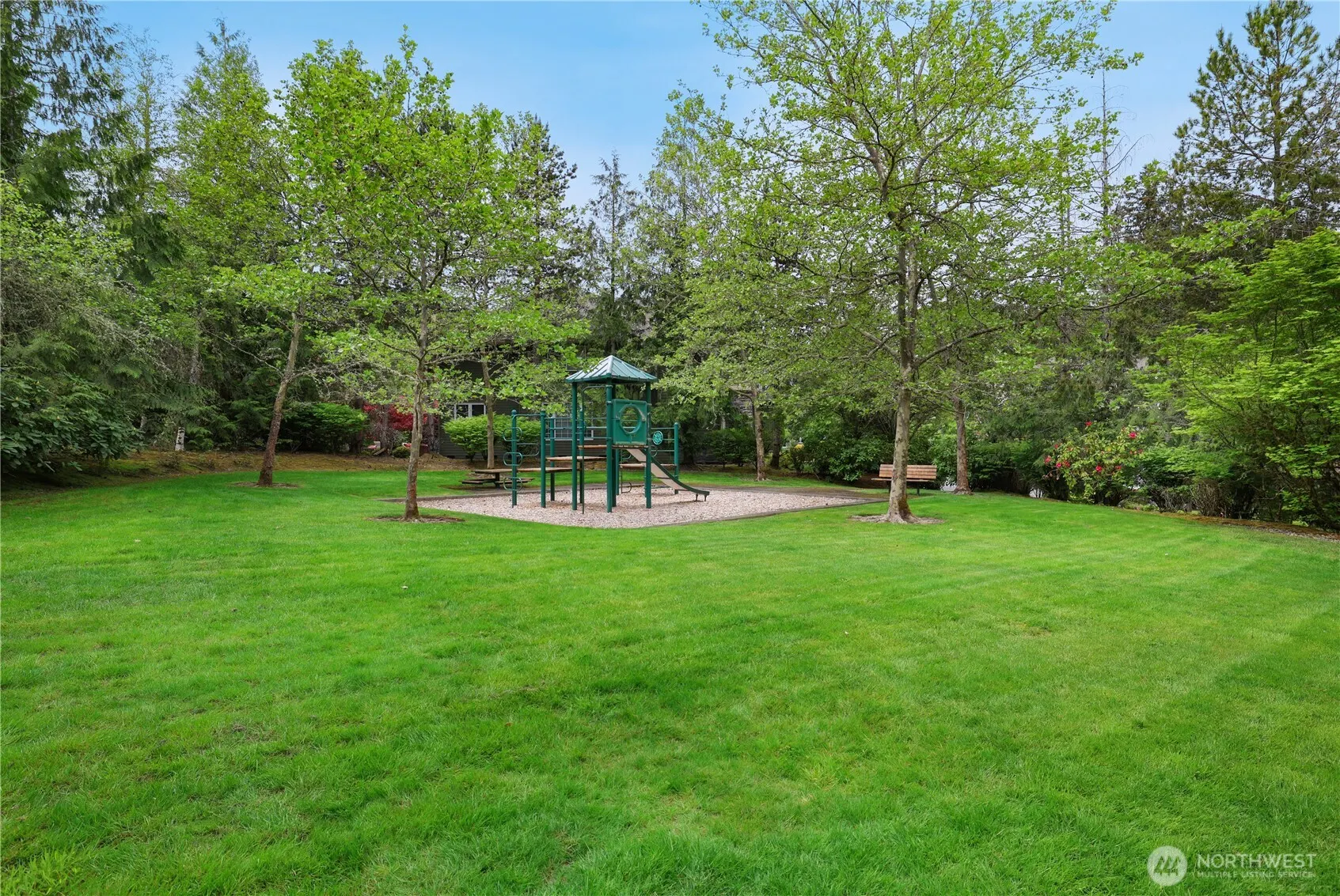 25846 NE 4th Place , Sammamish, WA 98074