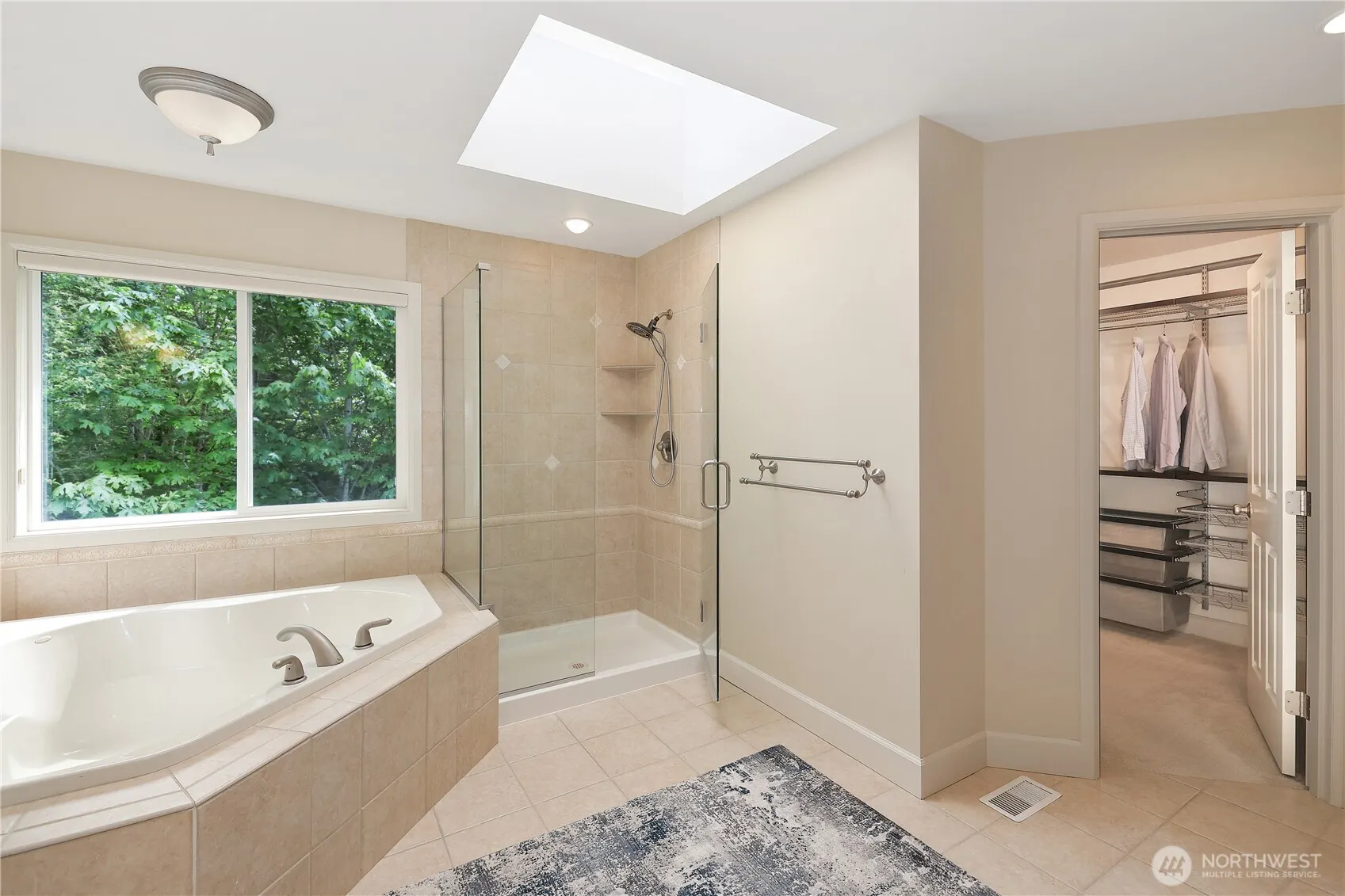 25846 NE 4th Place , Sammamish, WA 98074