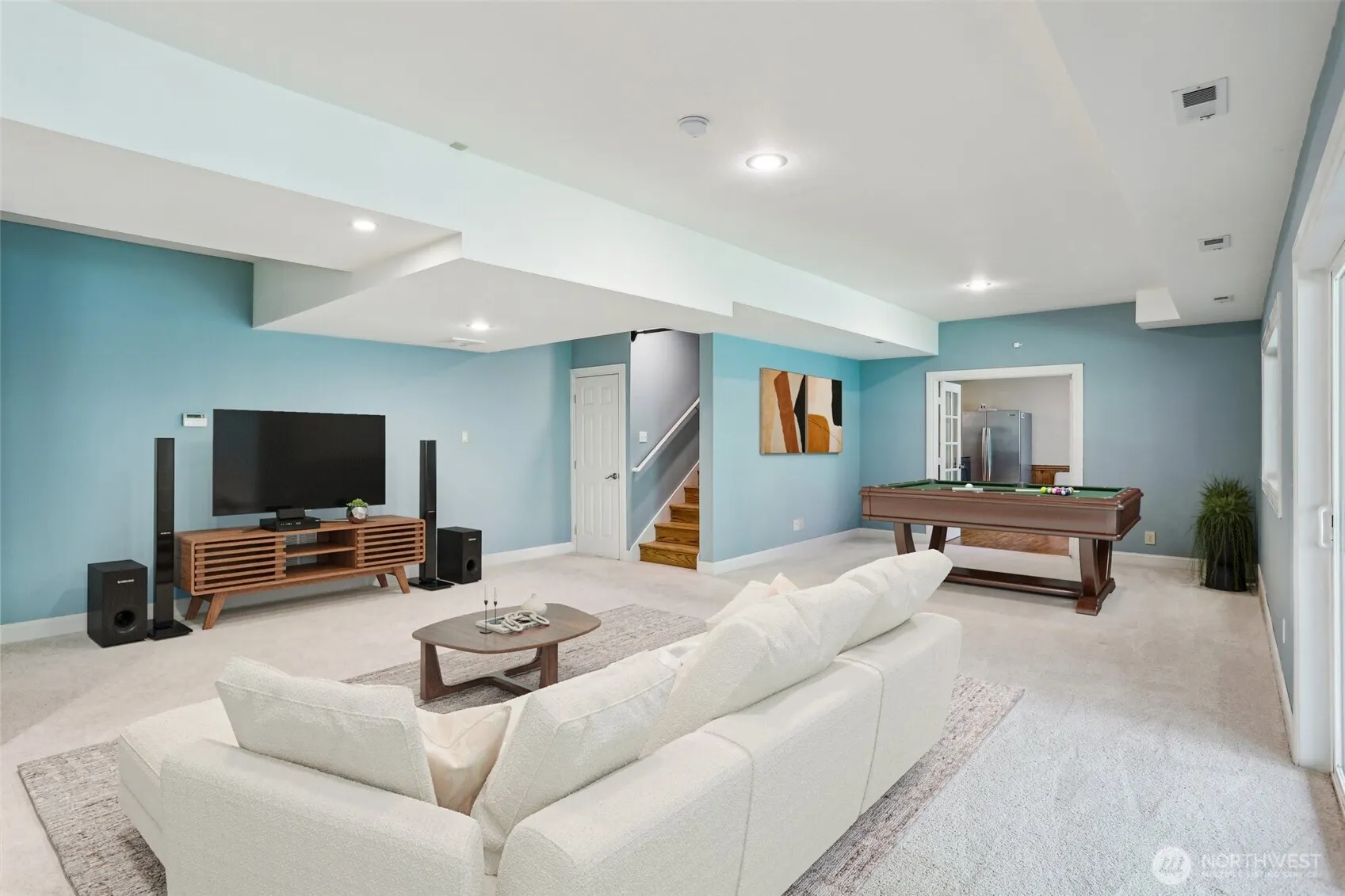 25846 NE 4th Place , Sammamish, WA 98074