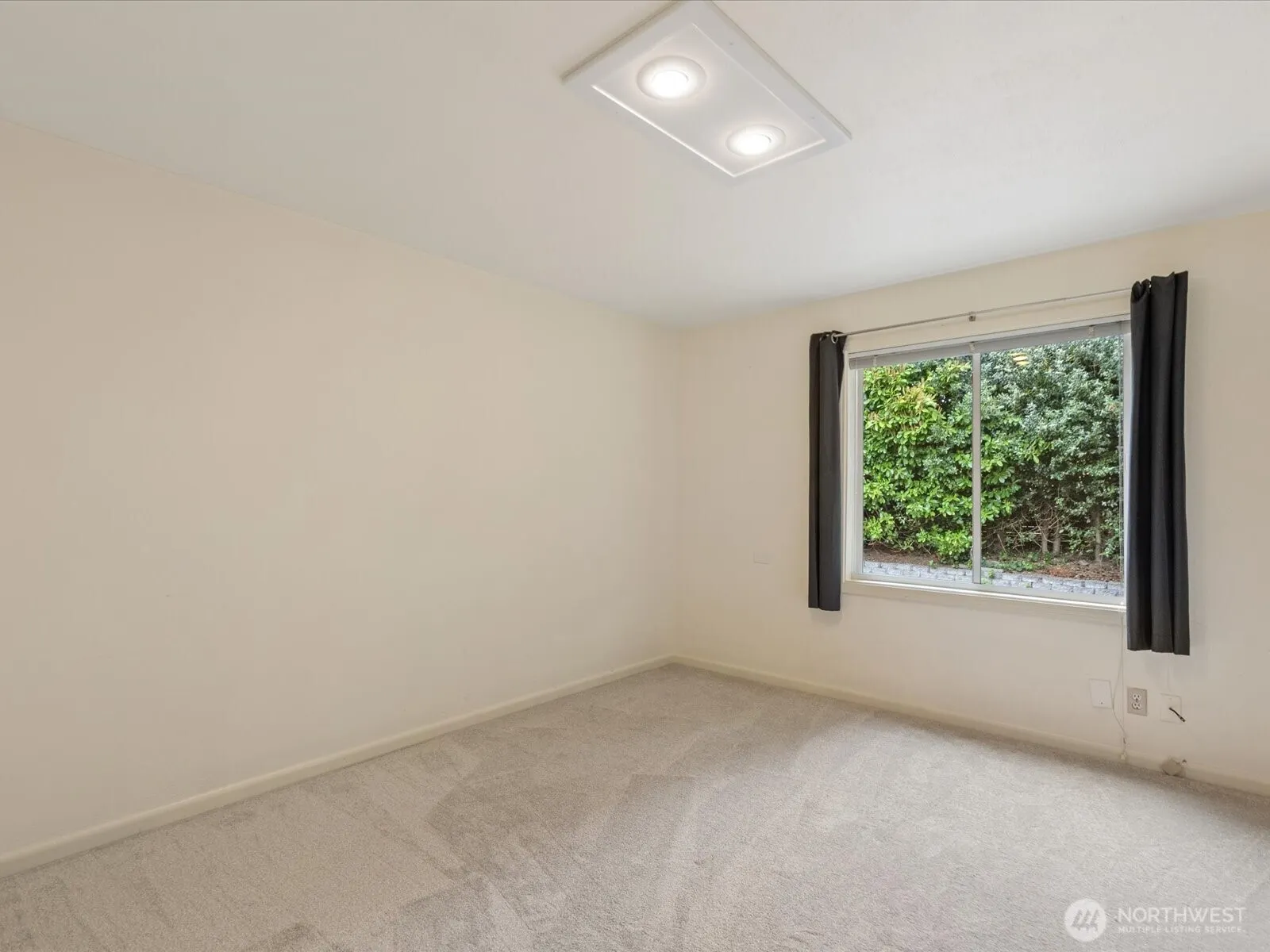 10723 Densmore Avenue N, Seattle, WA 98133