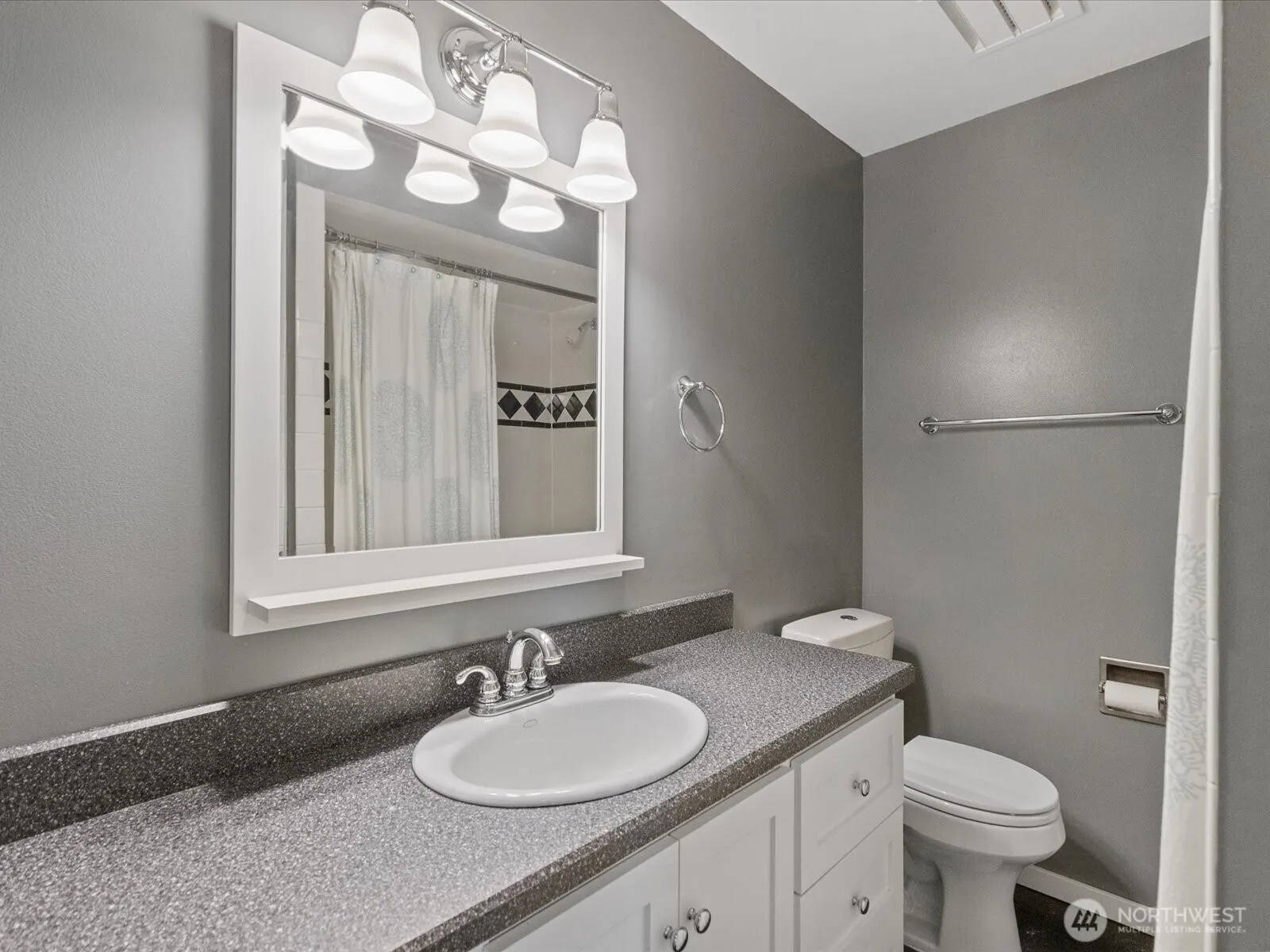10723 Densmore Avenue N, Seattle, WA 98133