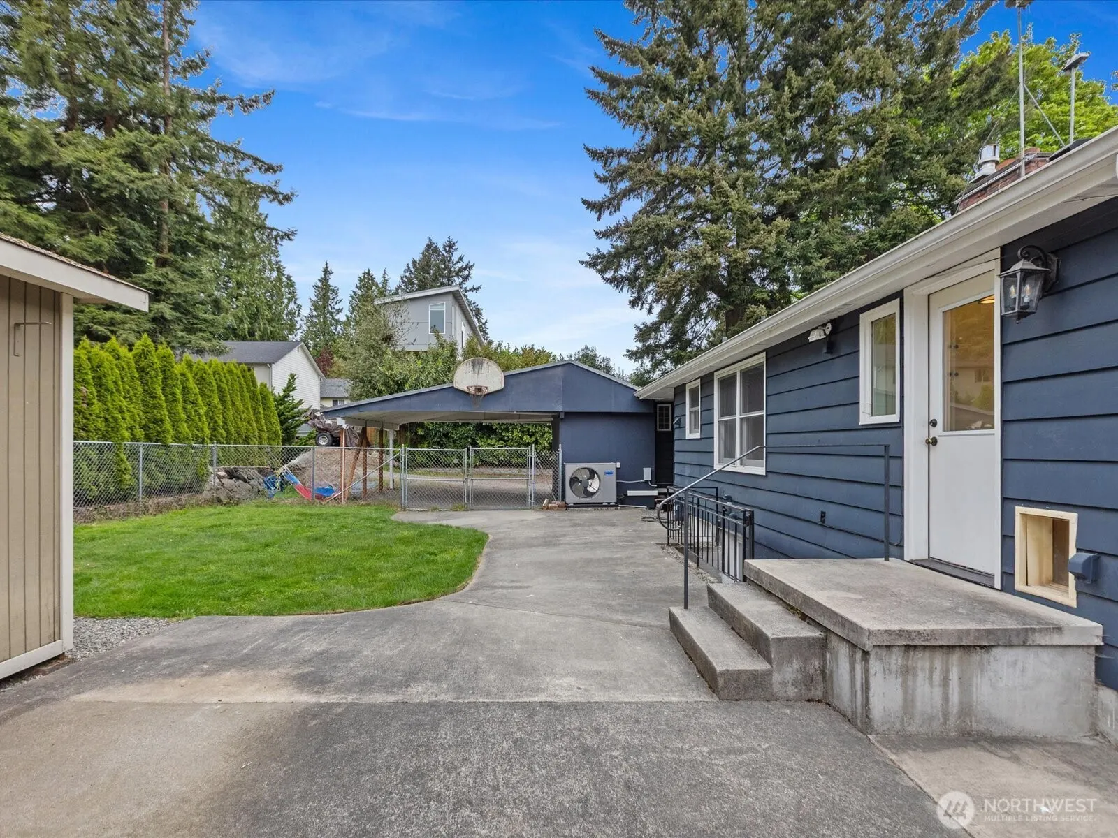 10723 Densmore Avenue N, Seattle, WA 98133