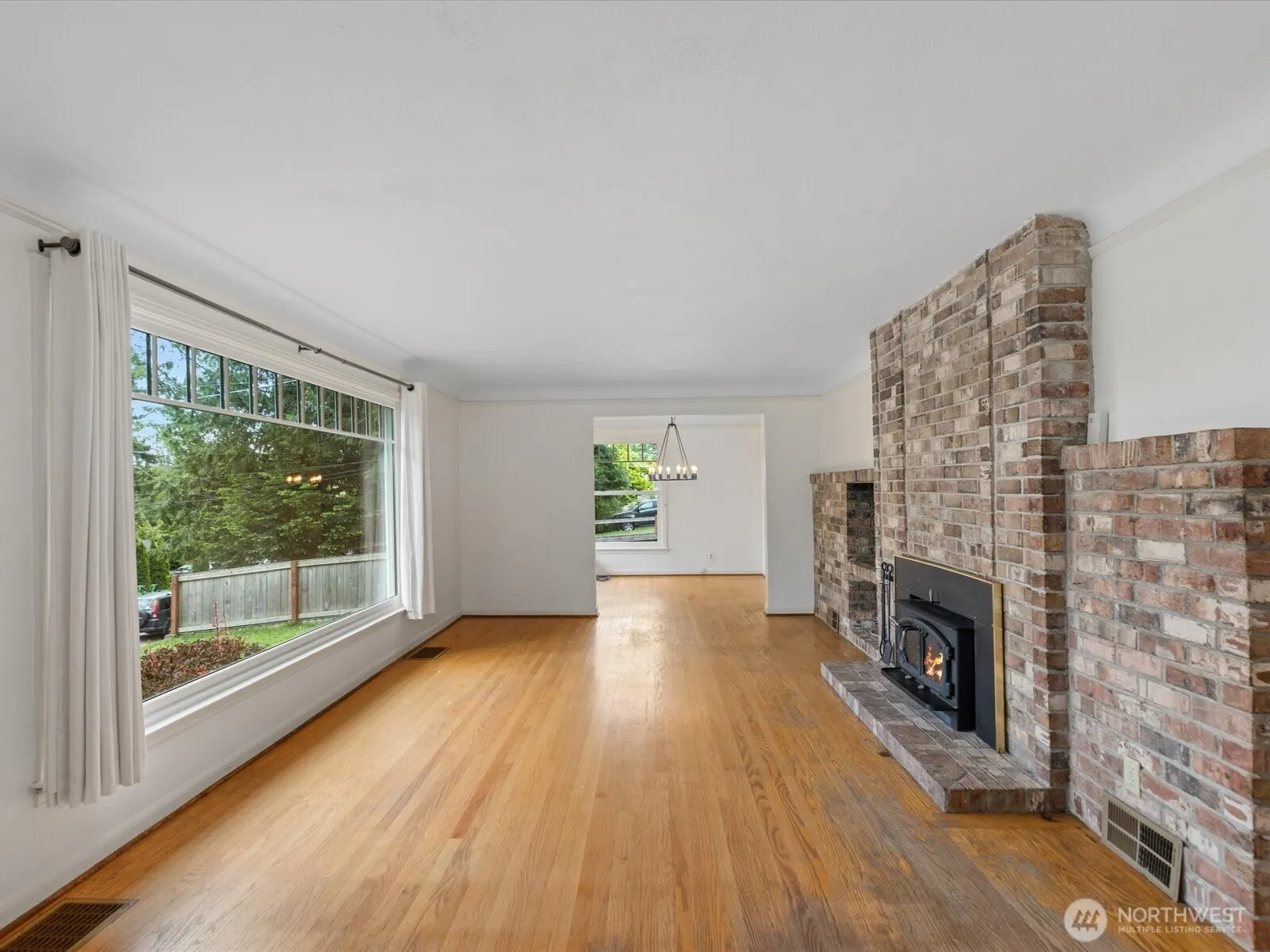 10723 Densmore Avenue N, Seattle, WA 98133
