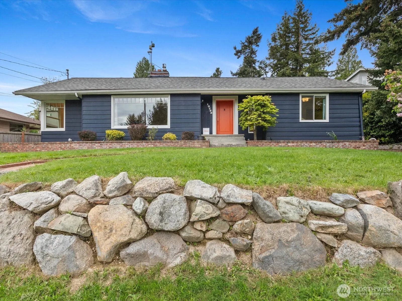 10723 Densmore Avenue N, Seattle, WA 98133