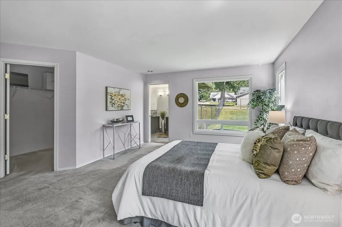 16005 NE 160th Street , Woodinville, WA 98072-8166