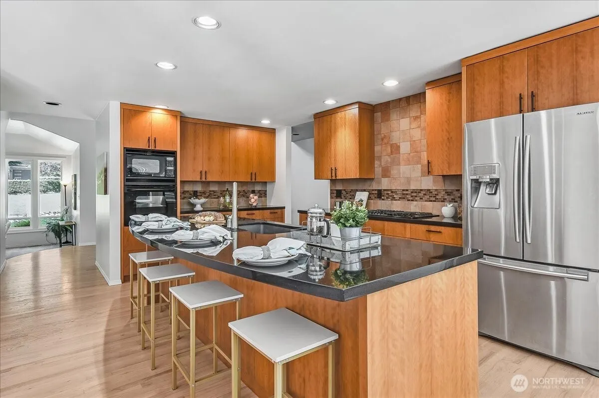 16005 NE 160th Street , Woodinville, WA 98072-8166