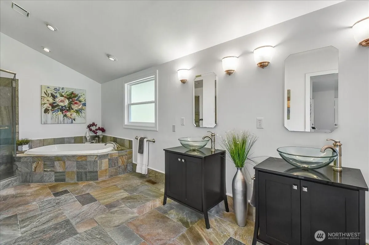 16005 NE 160th Street , Woodinville, WA 98072-8166