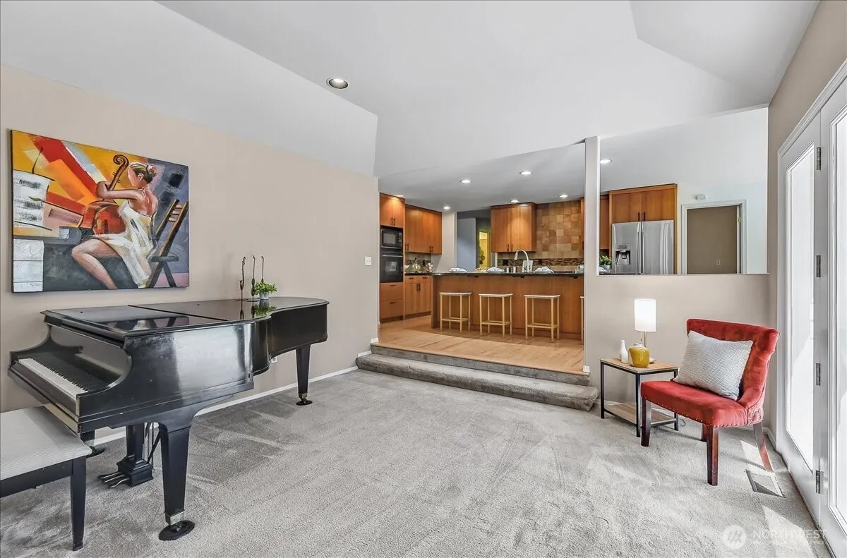 16005 NE 160th Street , Woodinville, WA 98072-8166
