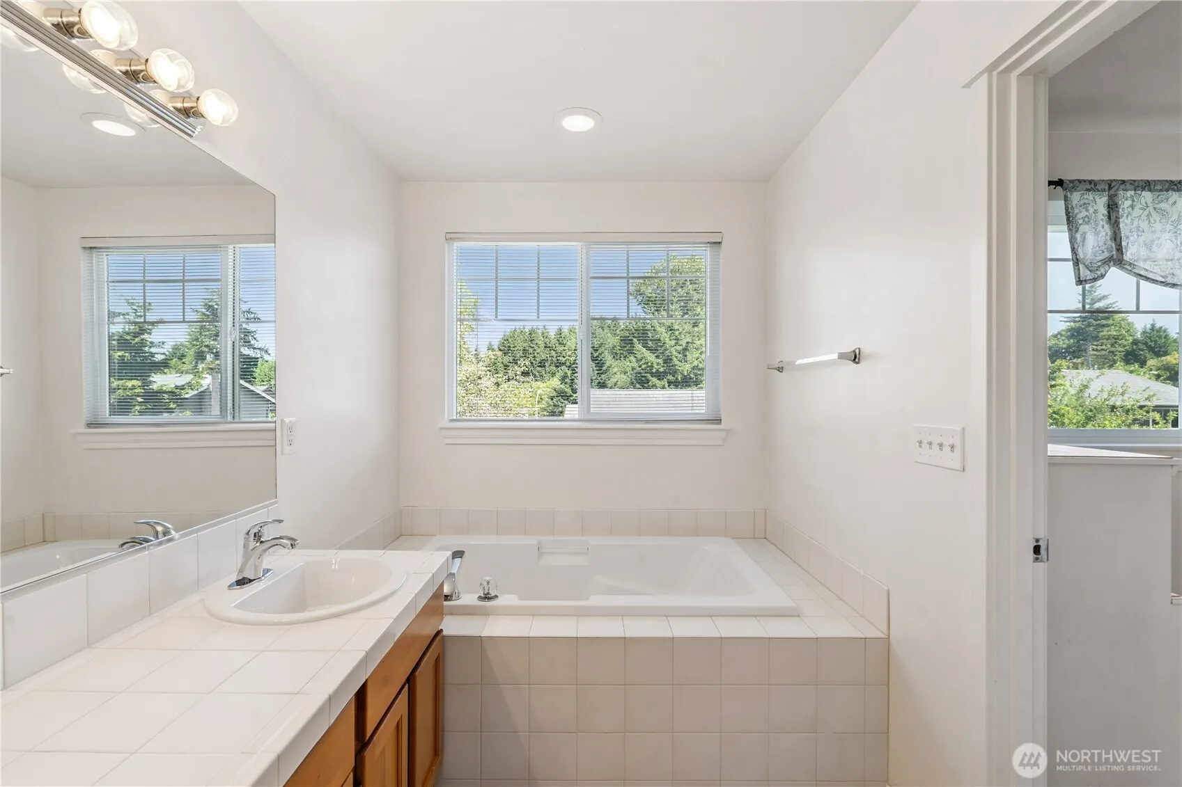 18708 109th Lane SE #K-30, Renton, WA 98055-8111