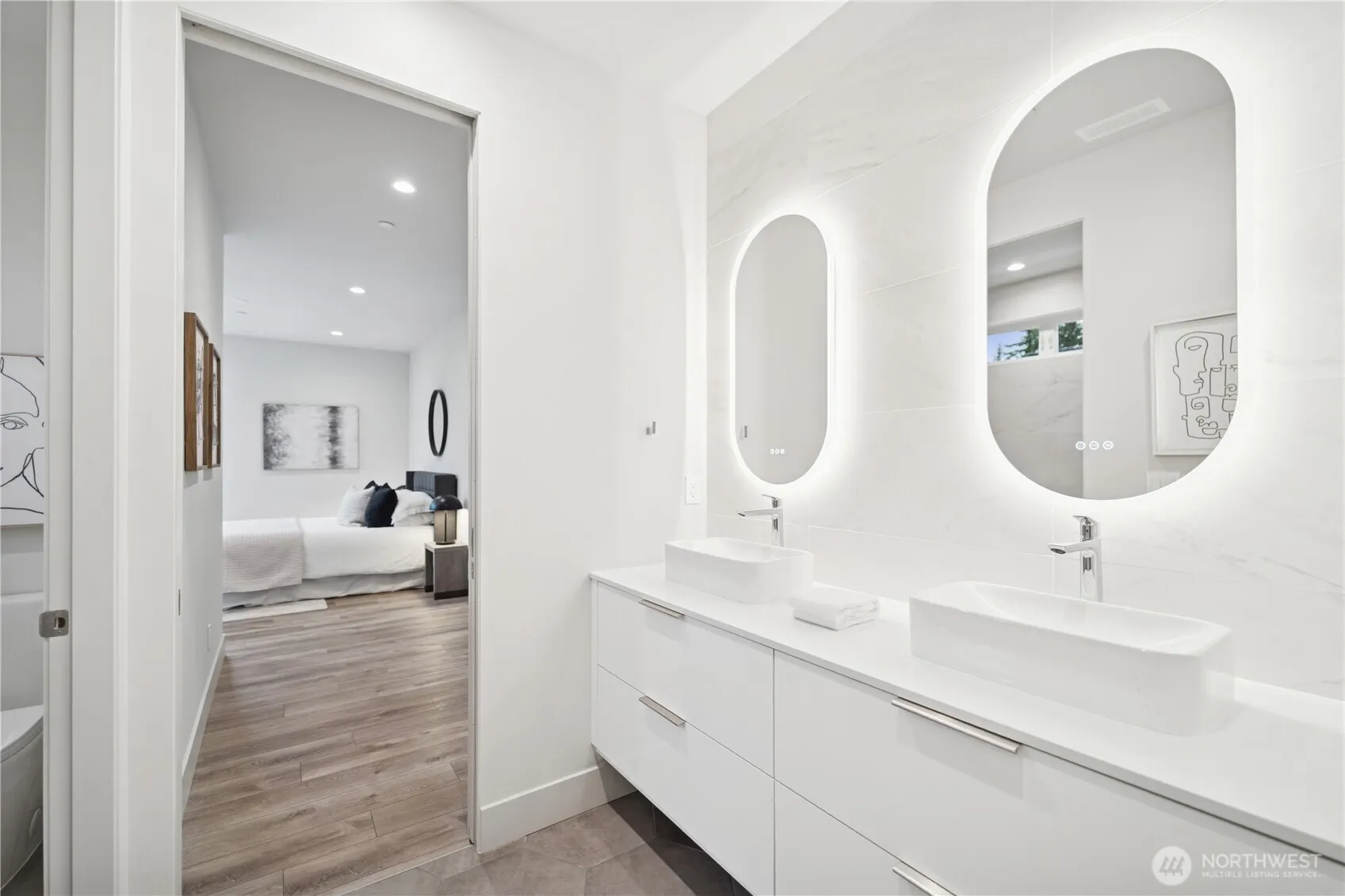 13220 NE 70th Street , Redmond, WA 98052