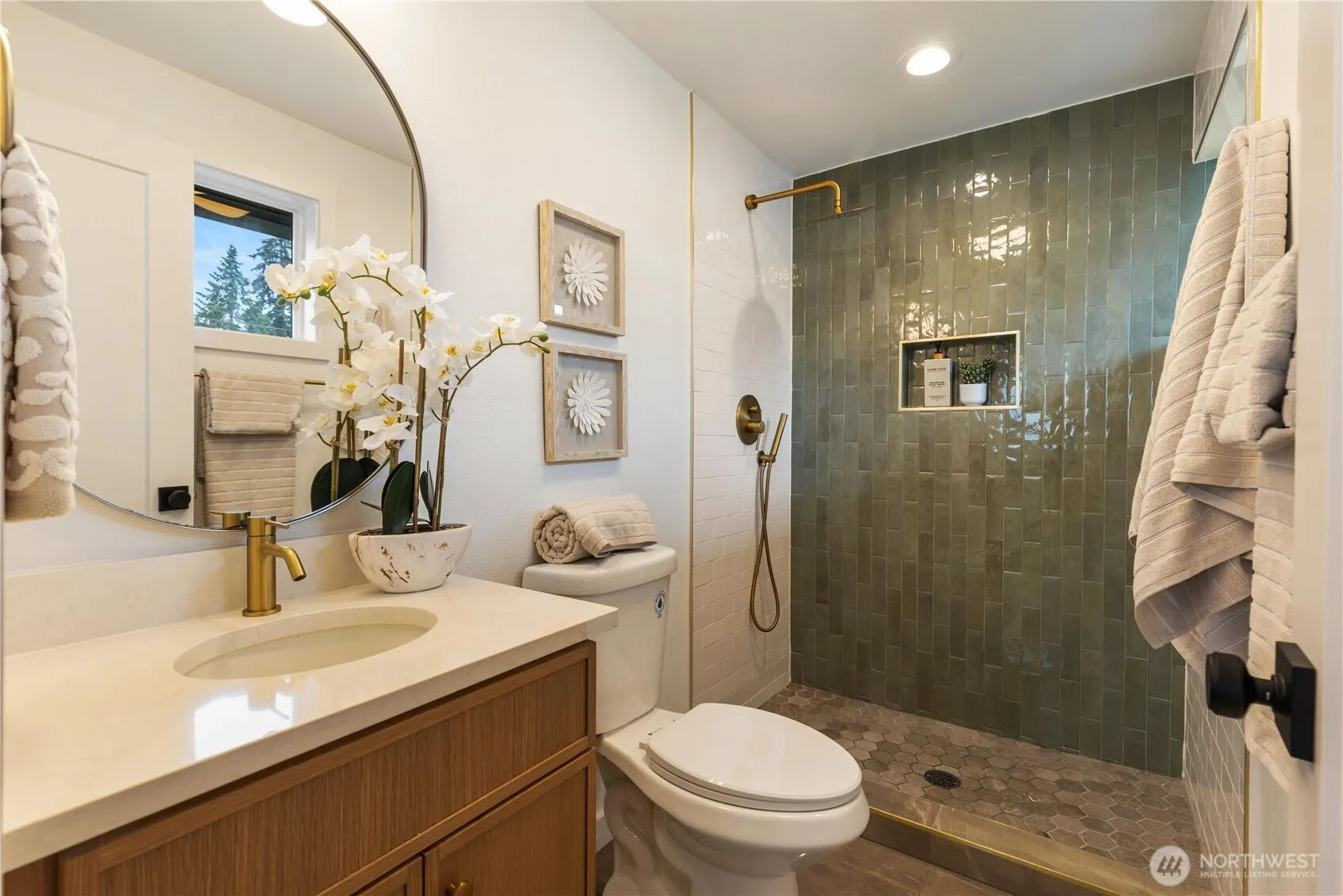 1831 201st Place SW, Lynnwood, WA 98036