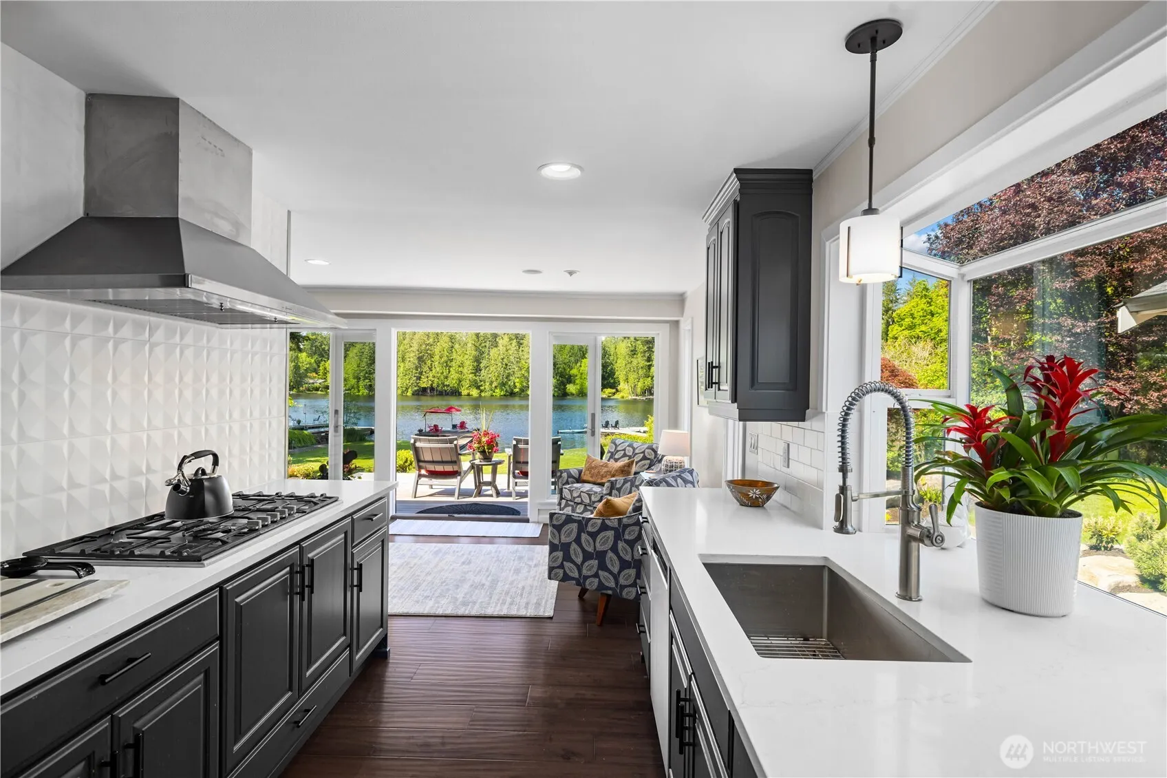 2045 E Beaver Lake Drive SE, Sammamish, WA 98075