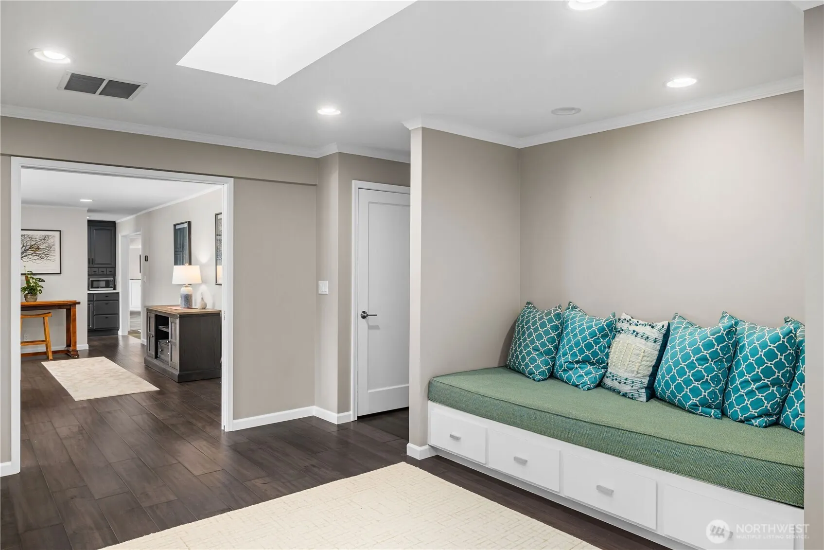 2045 E Beaver Lake Drive SE, Sammamish, WA 98075