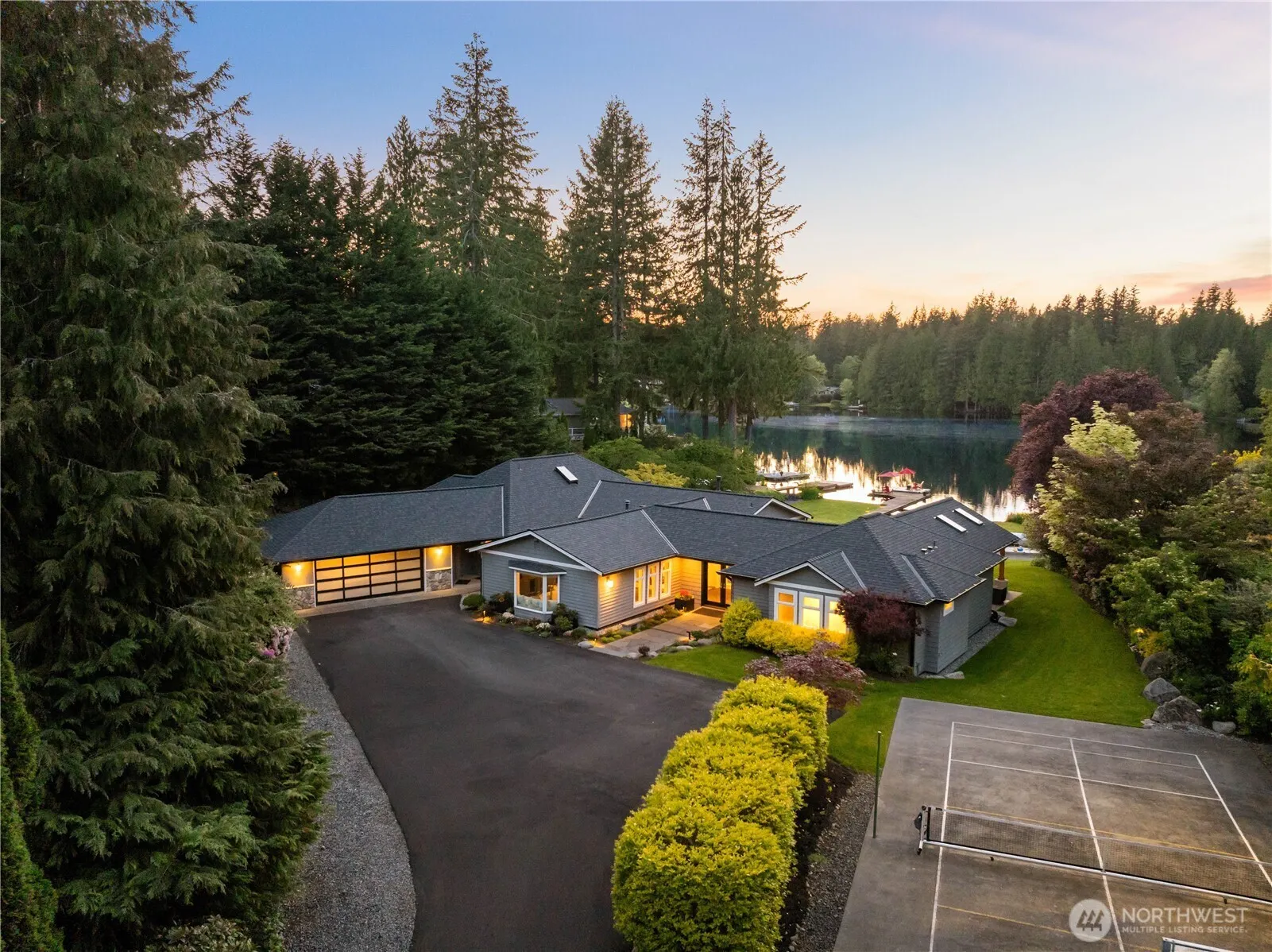 2045 E Beaver Lake Drive SE, Sammamish, WA 98075
