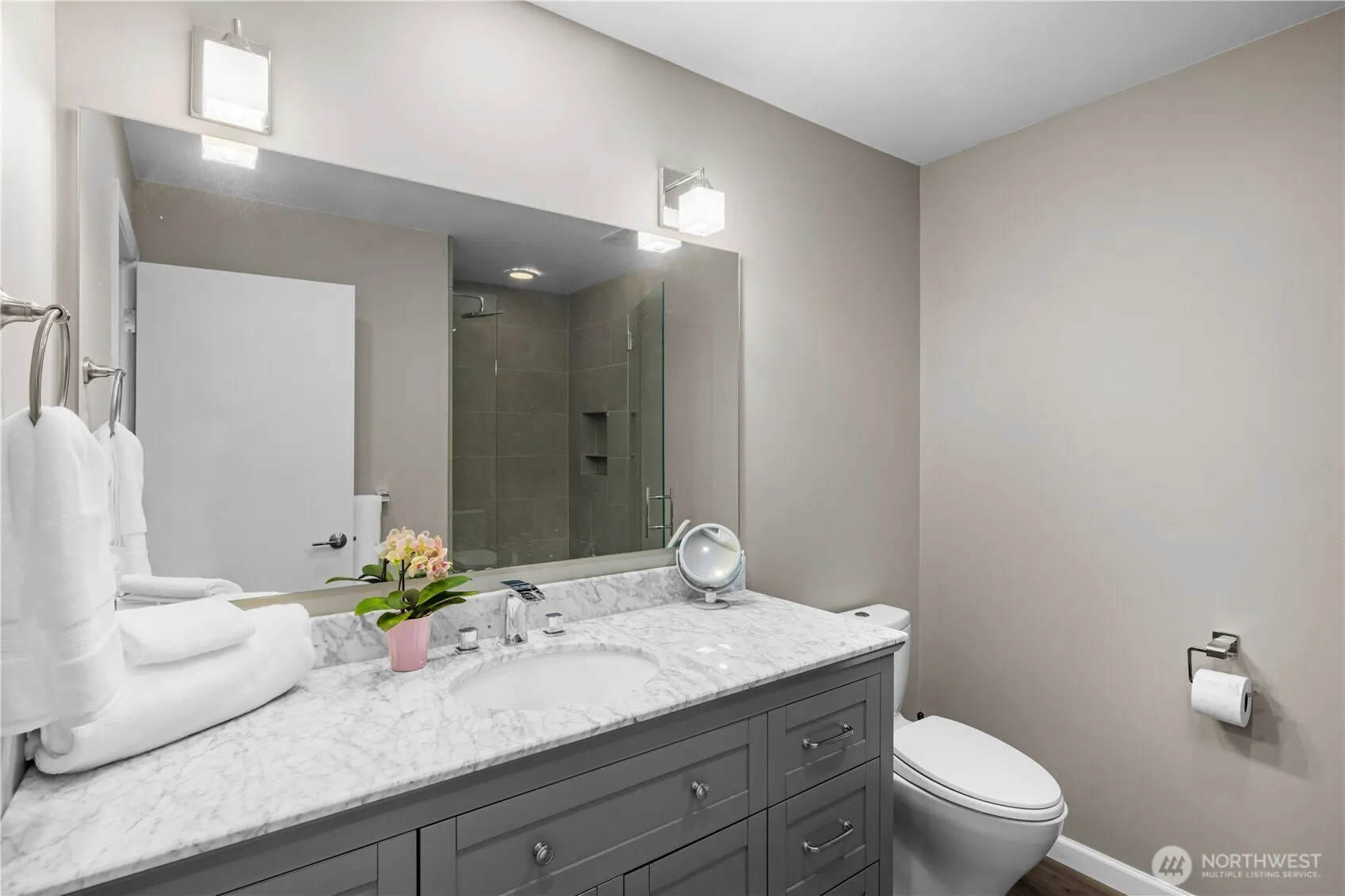 2045 E Beaver Lake Drive SE, Sammamish, WA 98075