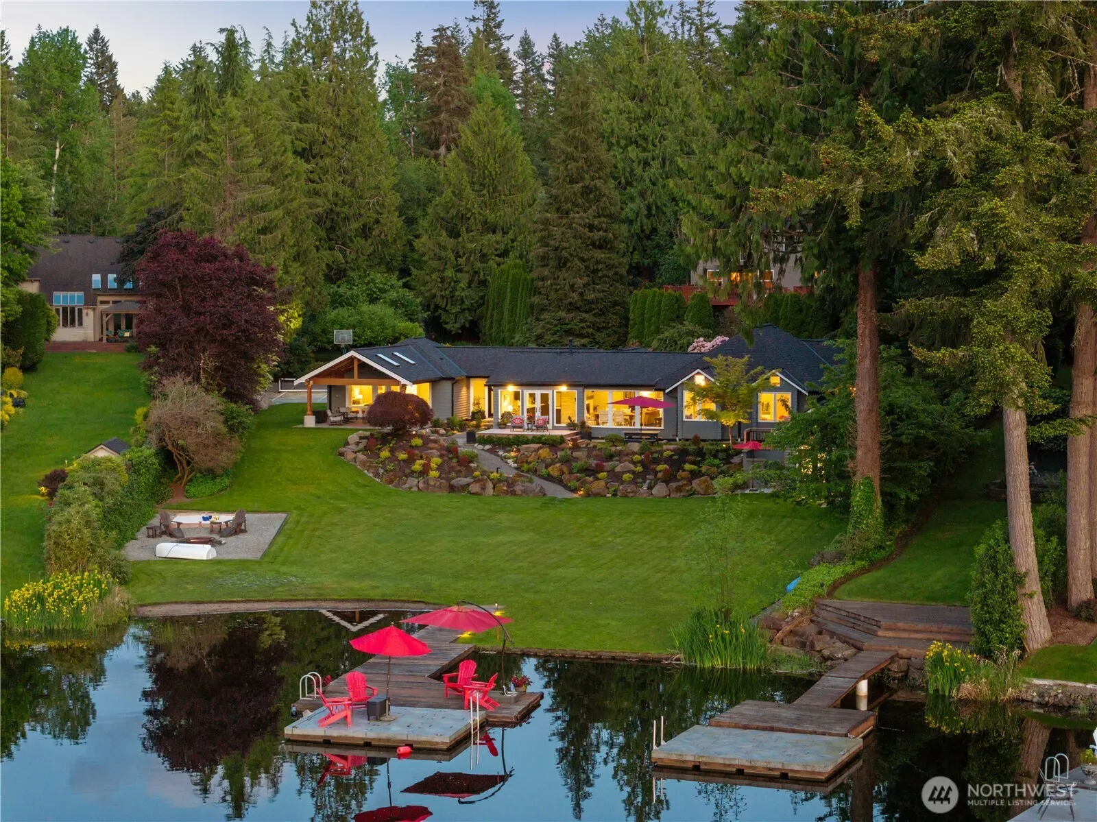 2045 E Beaver Lake Drive SE, Sammamish, WA 98075