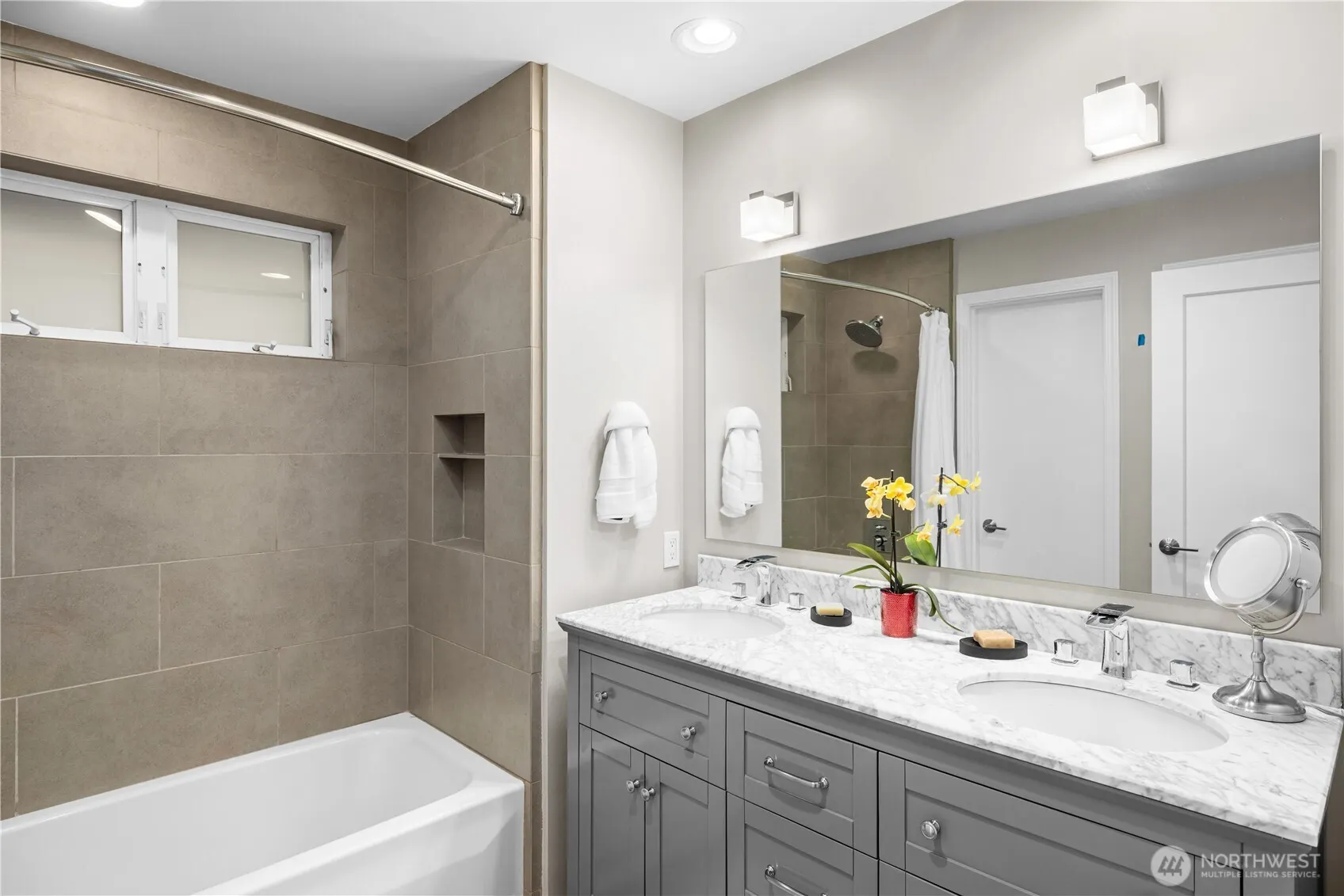 2045 E Beaver Lake Drive SE, Sammamish, WA 98075